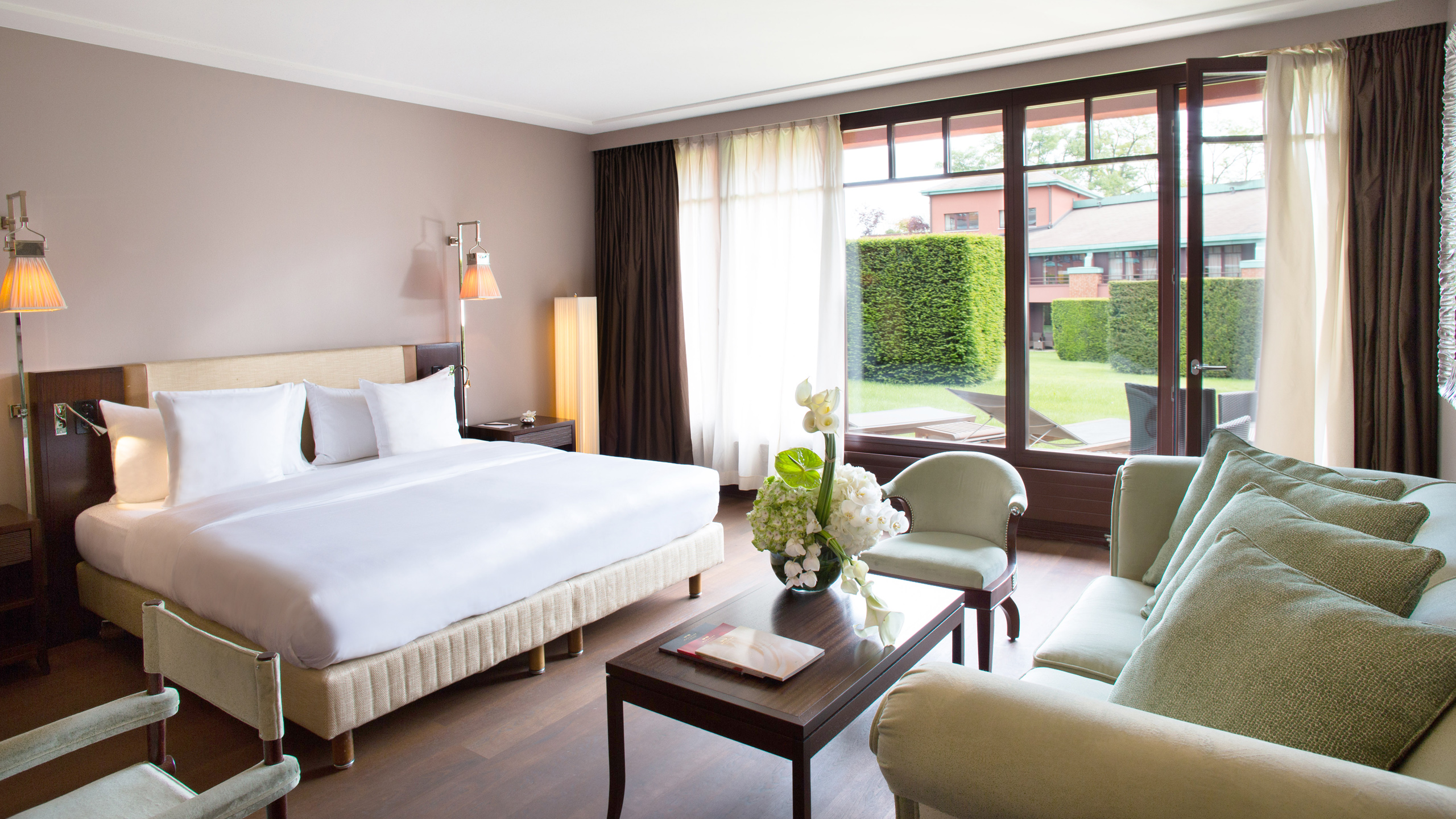 la-reserve-geneva-bedroom
