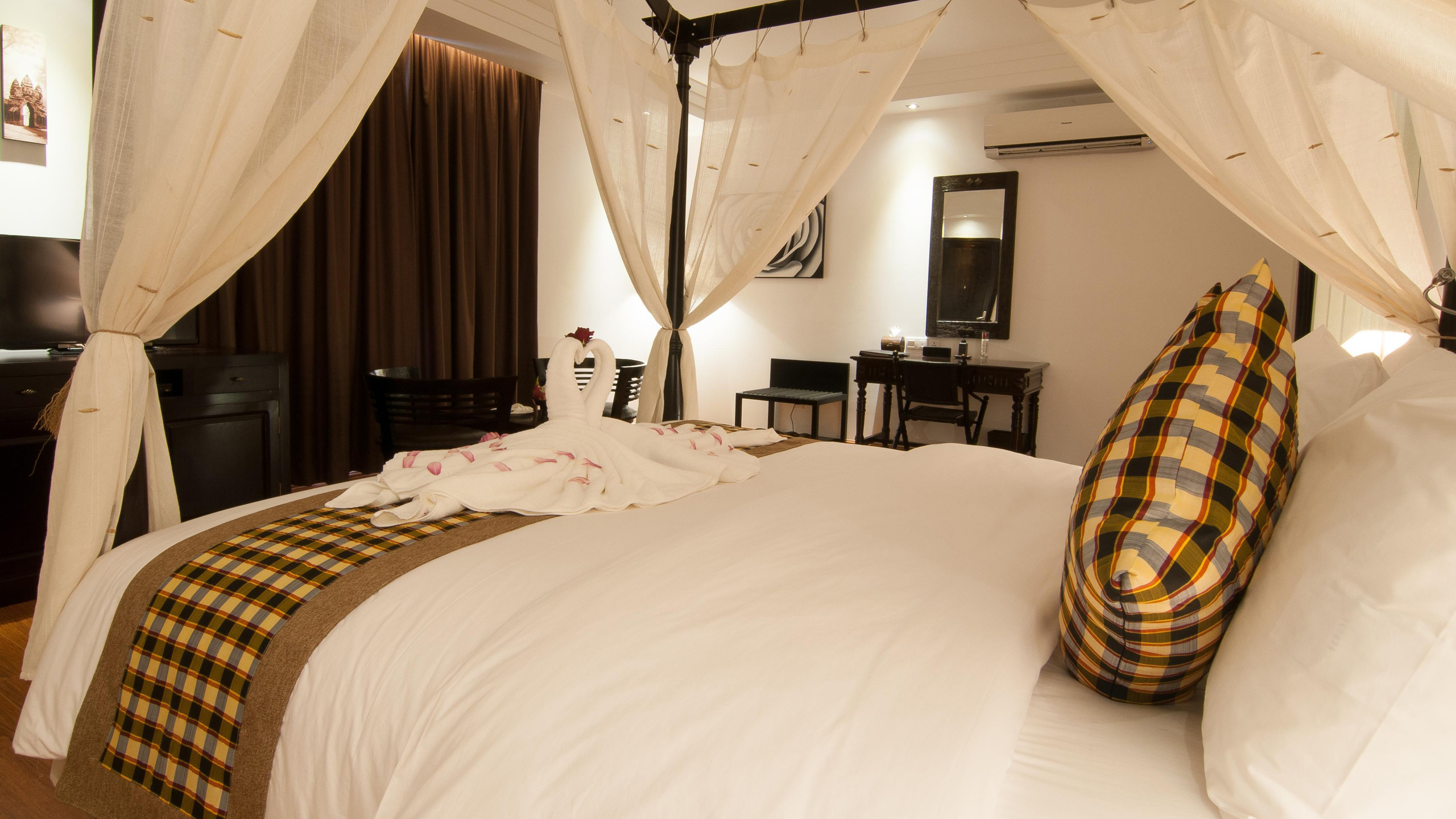 La Rose Suites