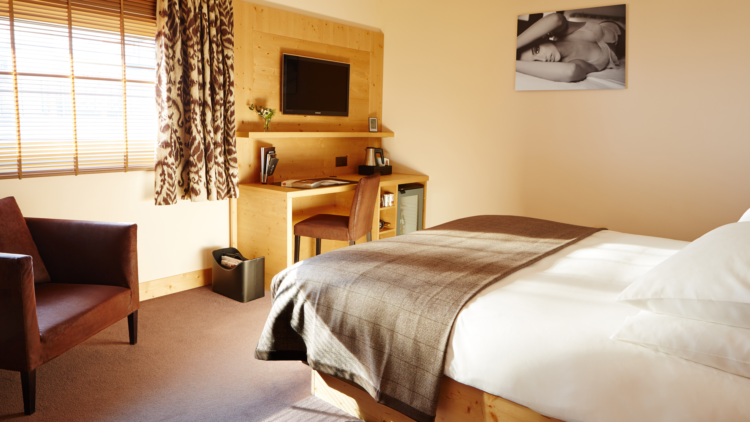 nira-alpina-bedroom