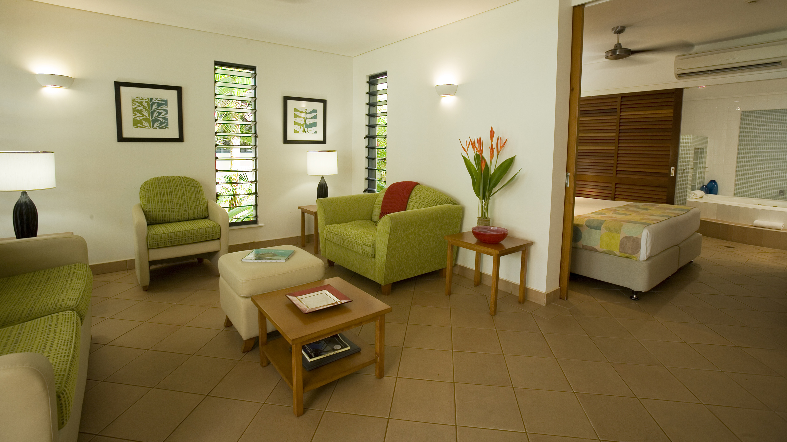 peninsula-boutique-living-room