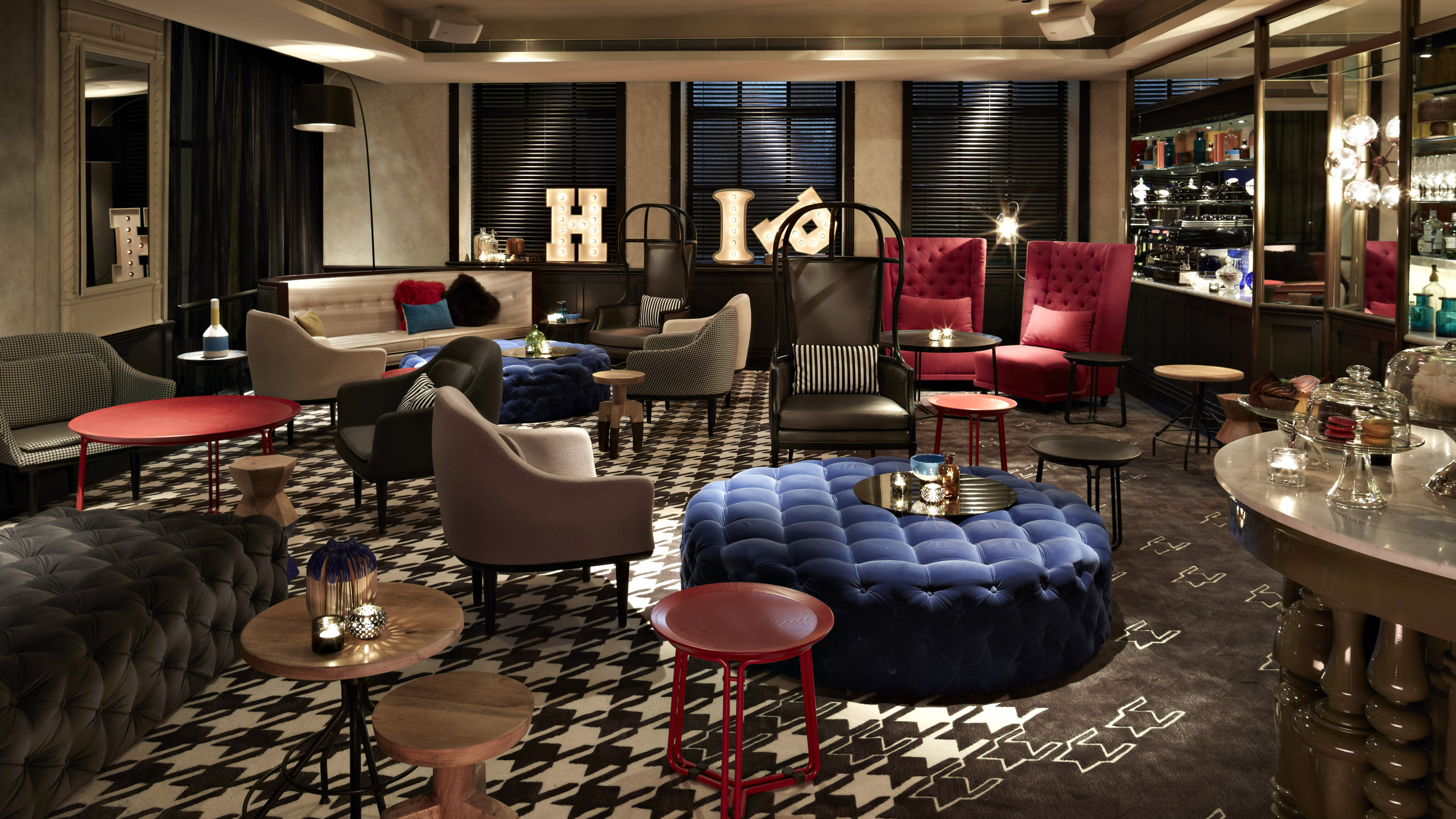 qt-sydney-vip-lounge-1