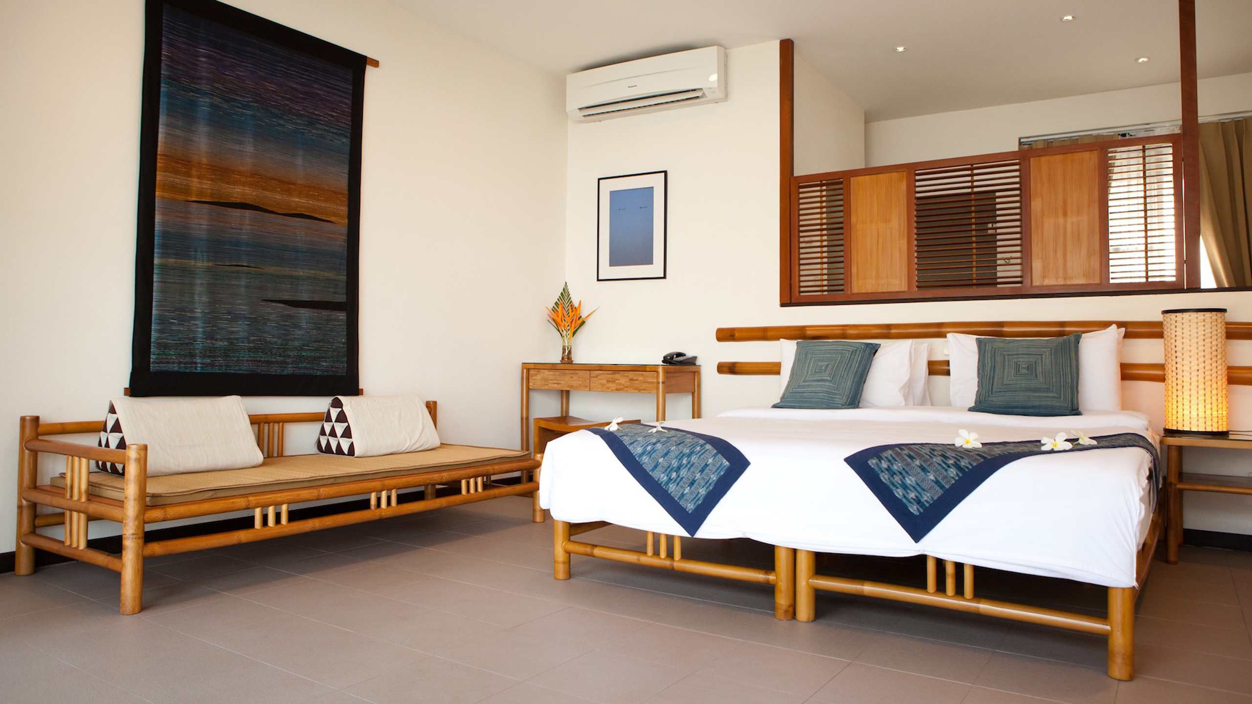 river-resort-bedroom