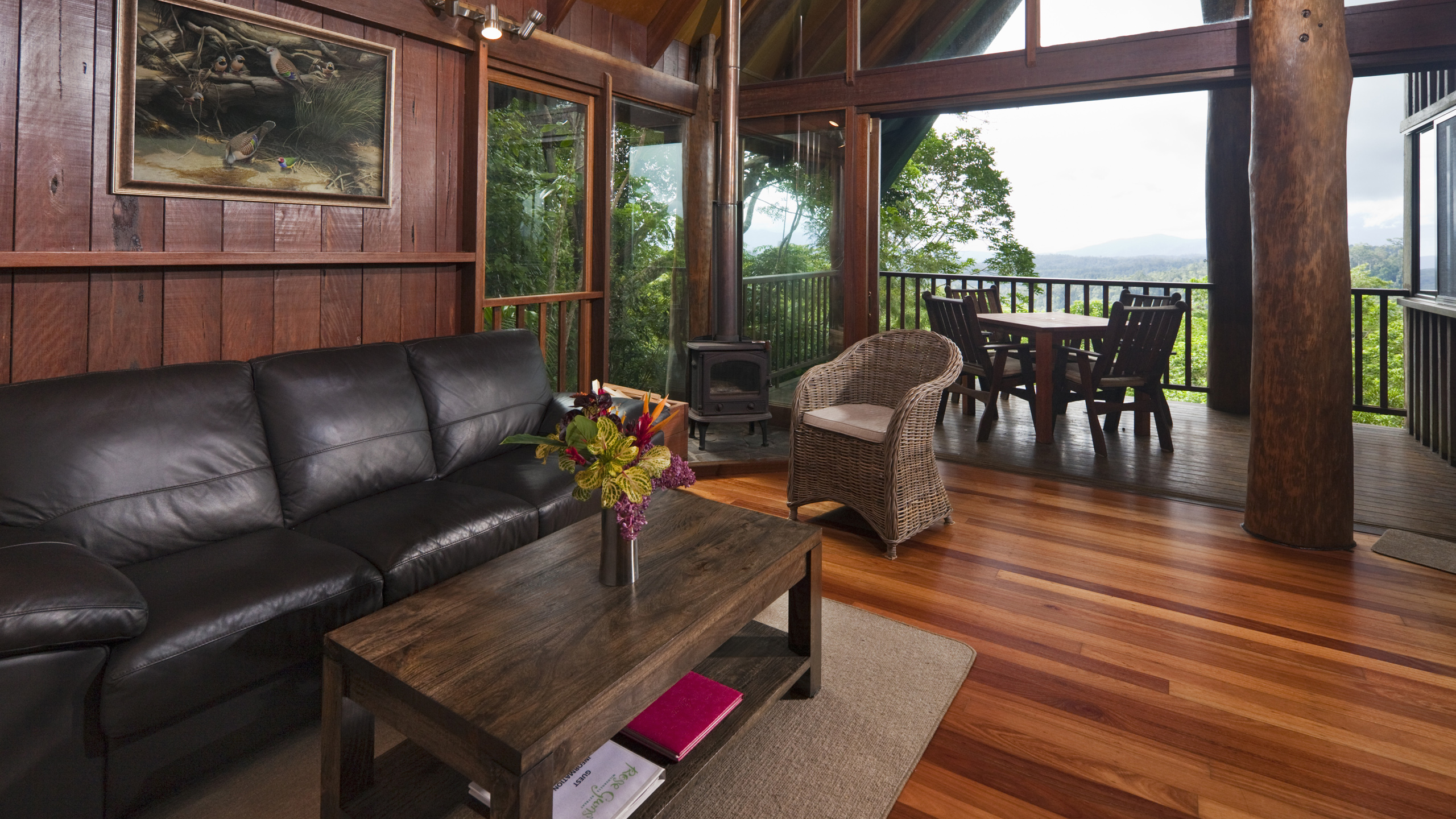 rose-gums-treehouse-interior