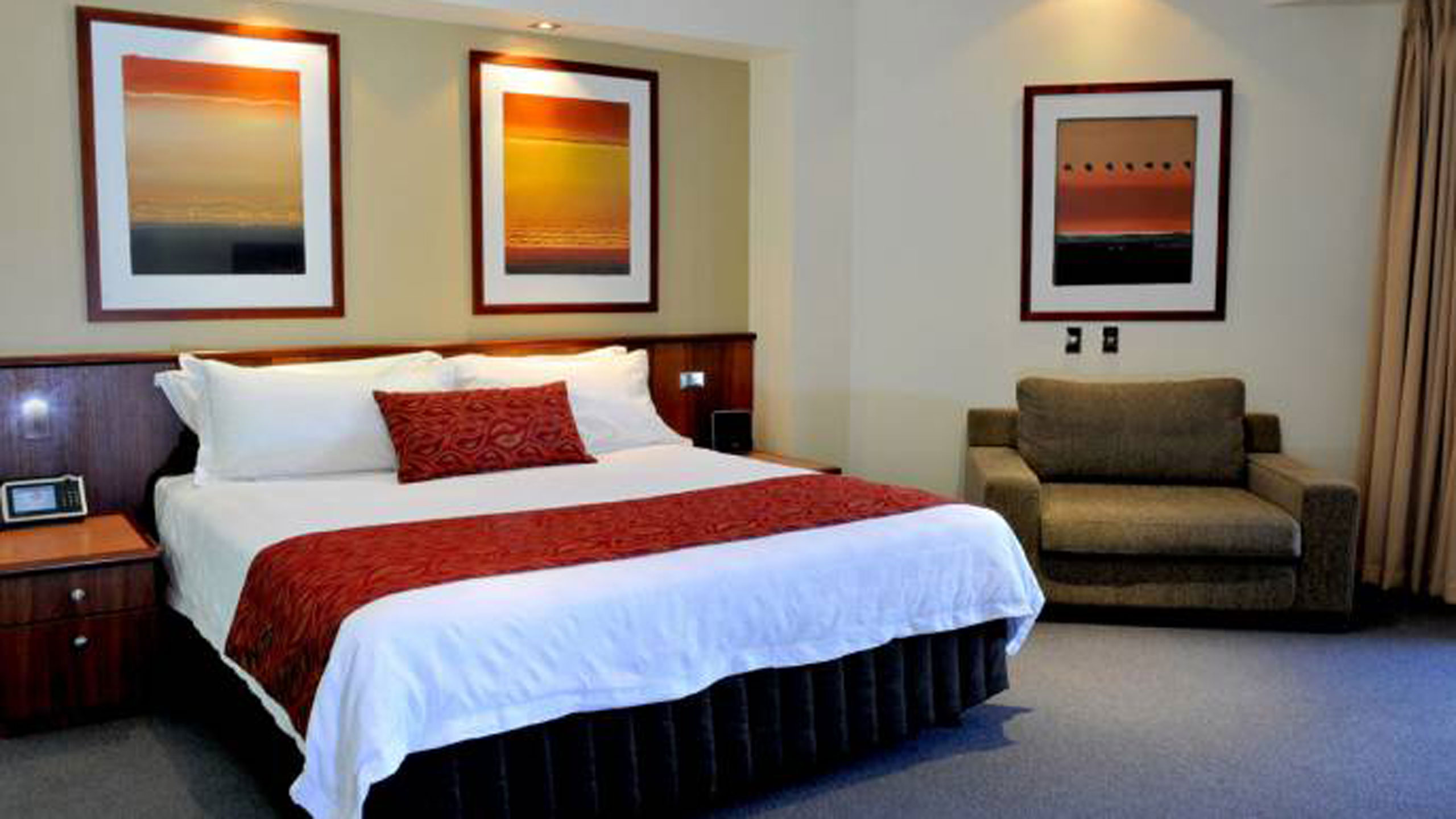 Crowne Plaza Alice Springs Lasseters