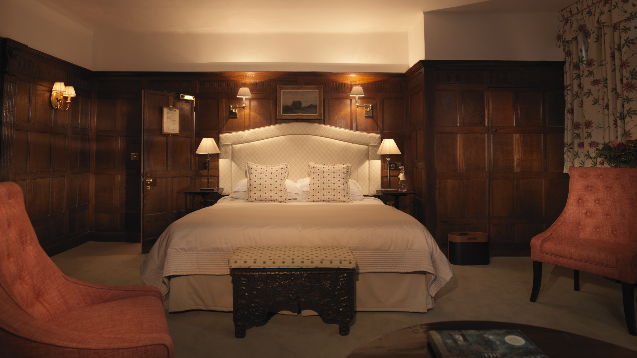 gravetye-manor-deluxeroom
