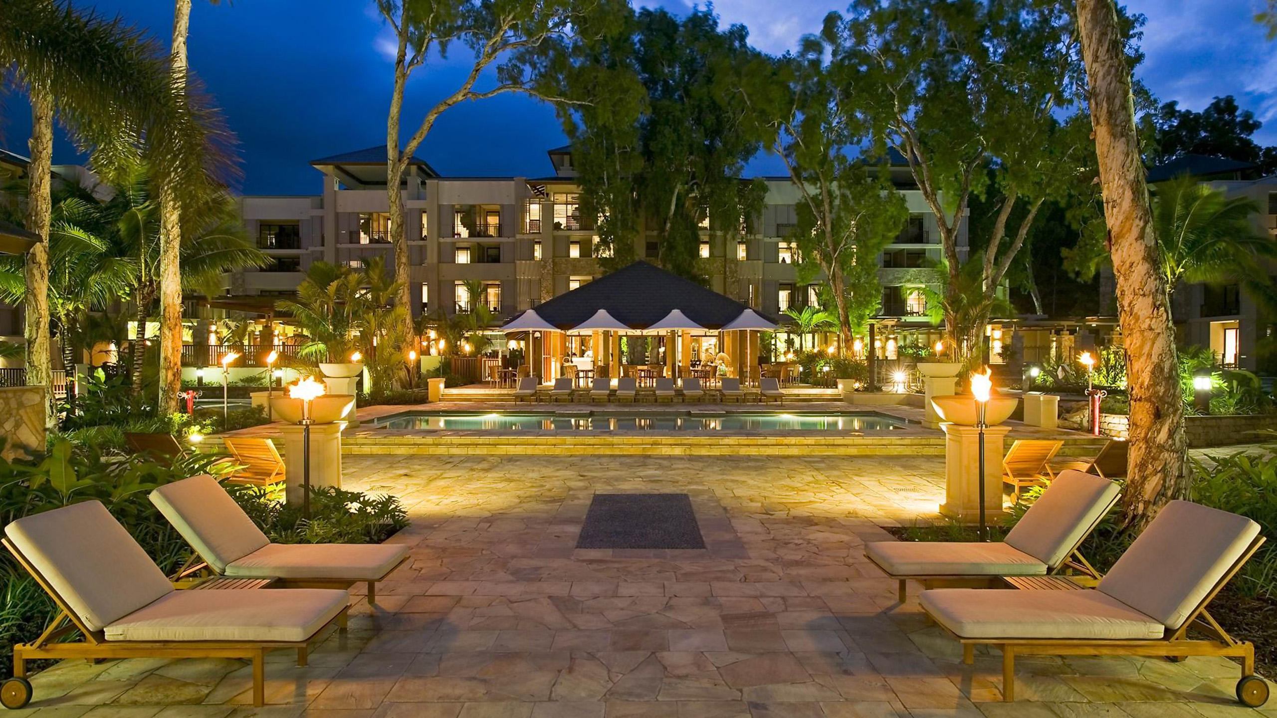 pullman-palm-cove-exterior