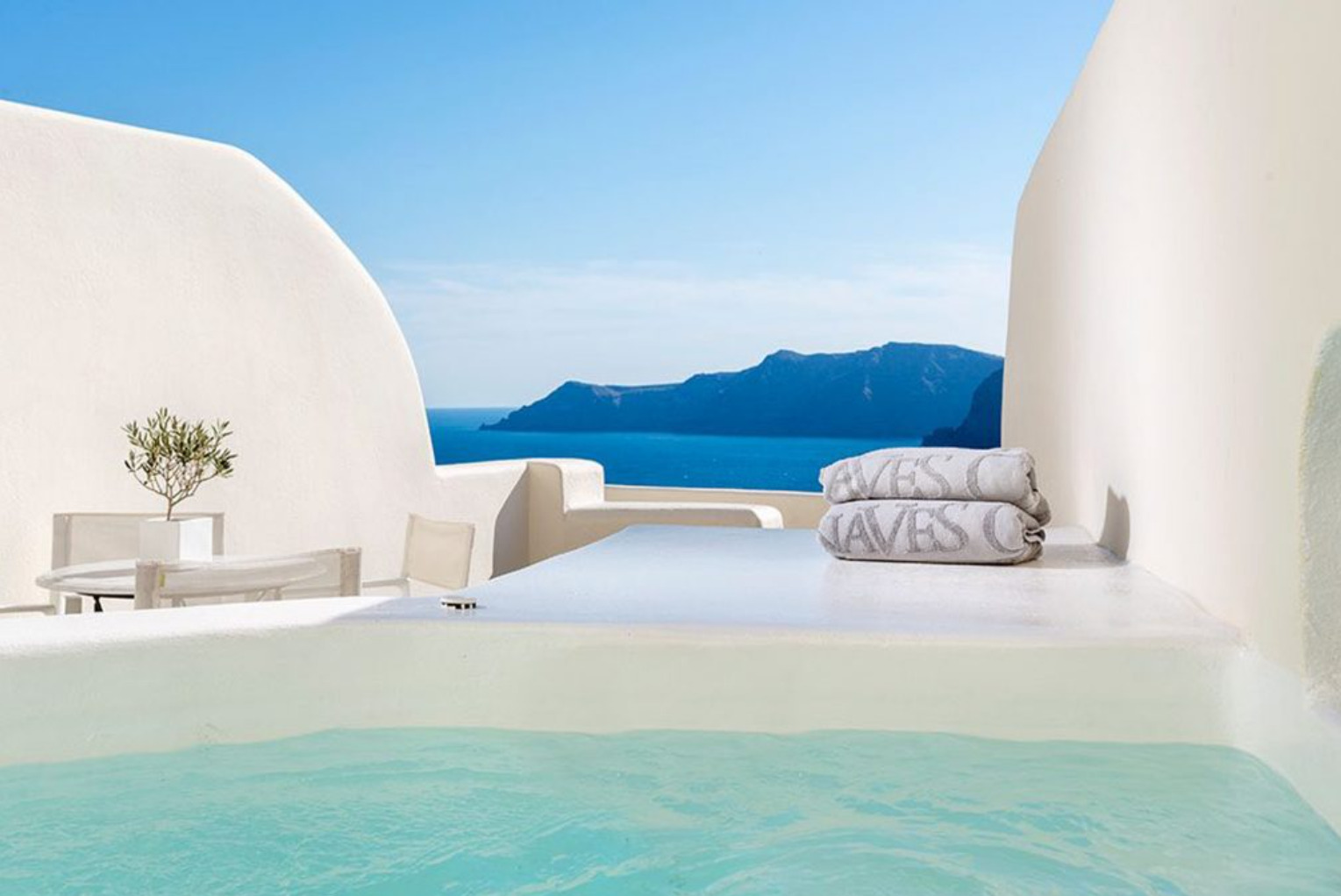 Canaves Oia Suites