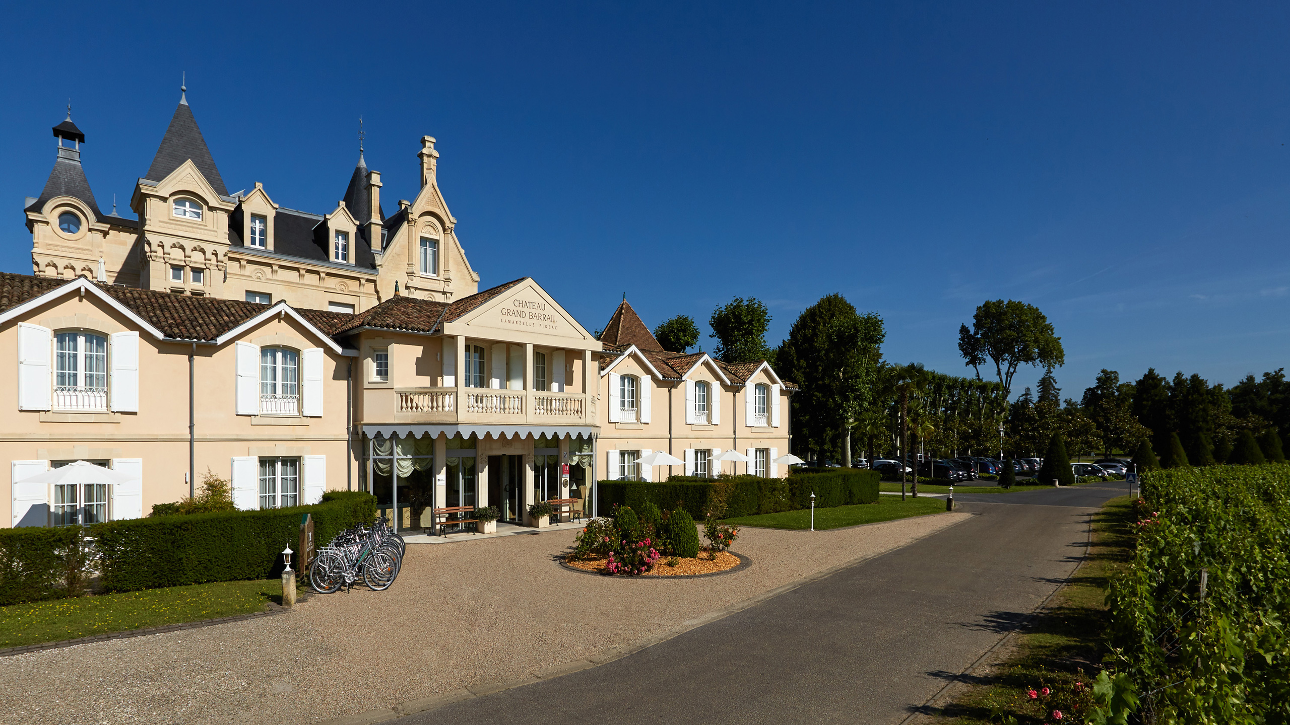 chateau-grand-barrail-exterior