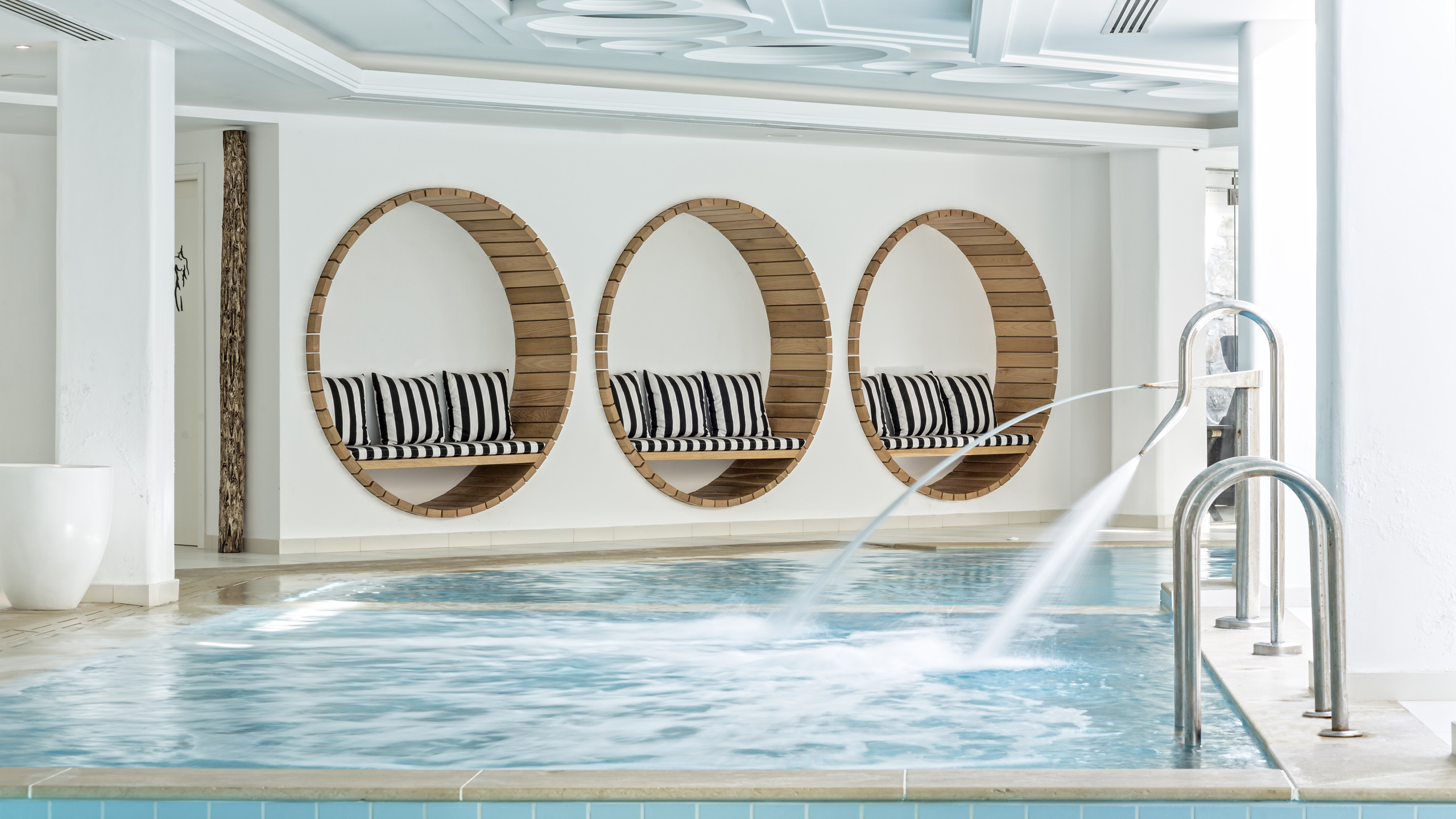 myconian-villa-spa-pool