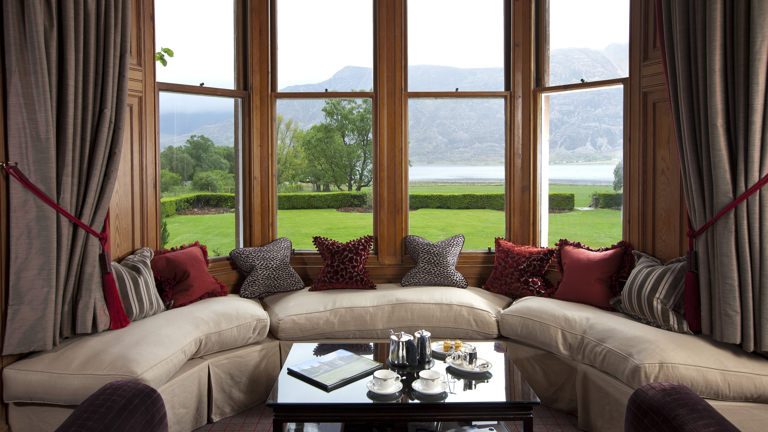 torridon-hotel-drawing-room