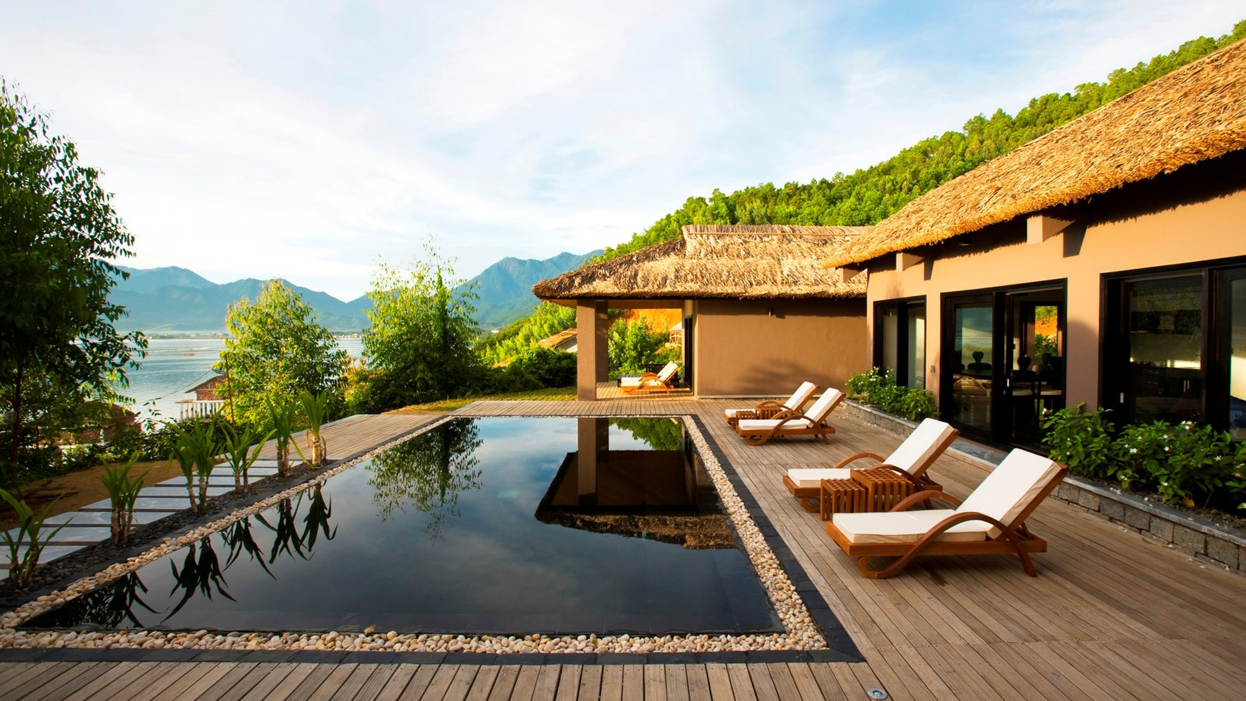 Vedanā Lagoon Resort and Spa