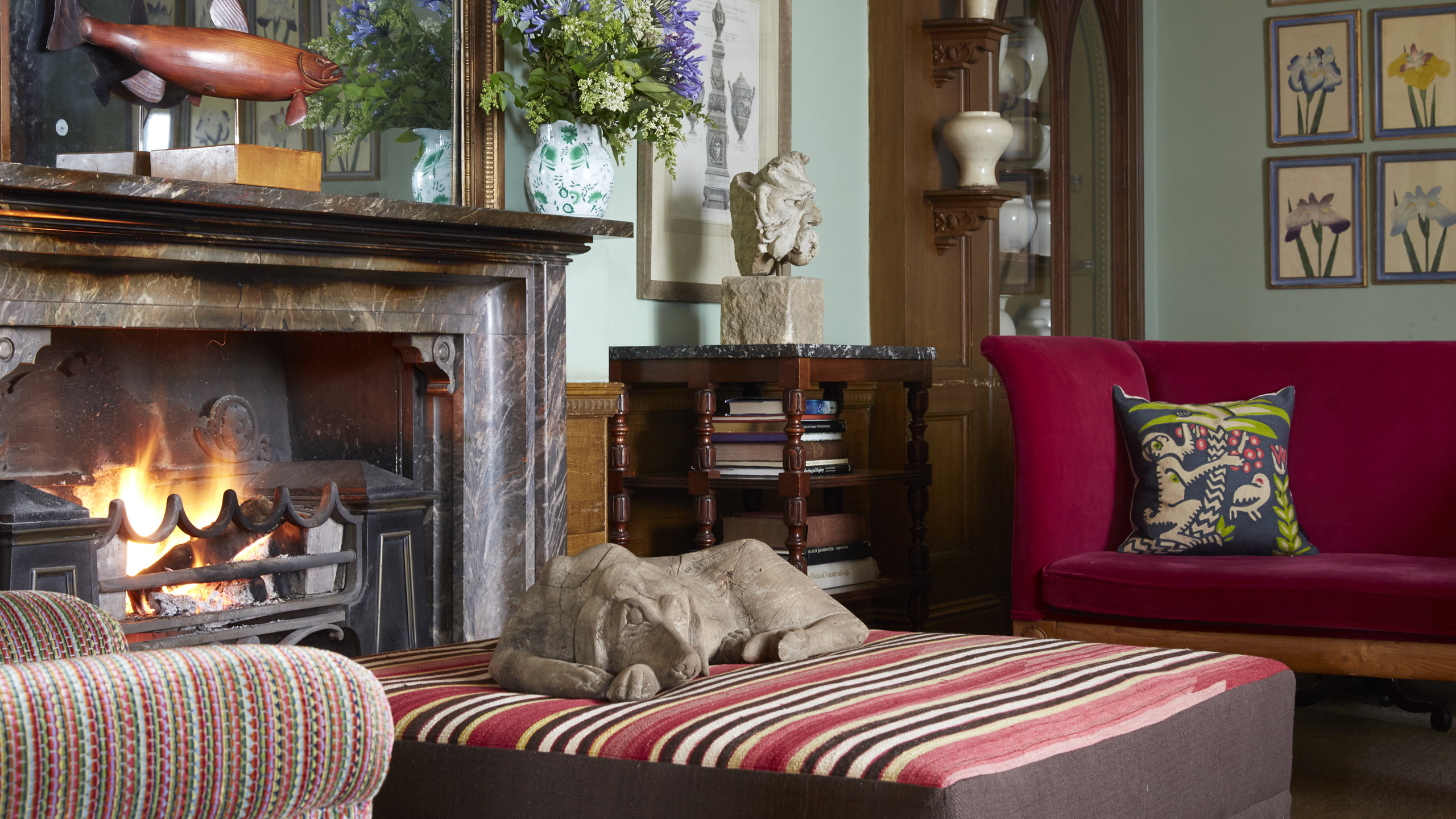 endsleigh-hotel-lounge