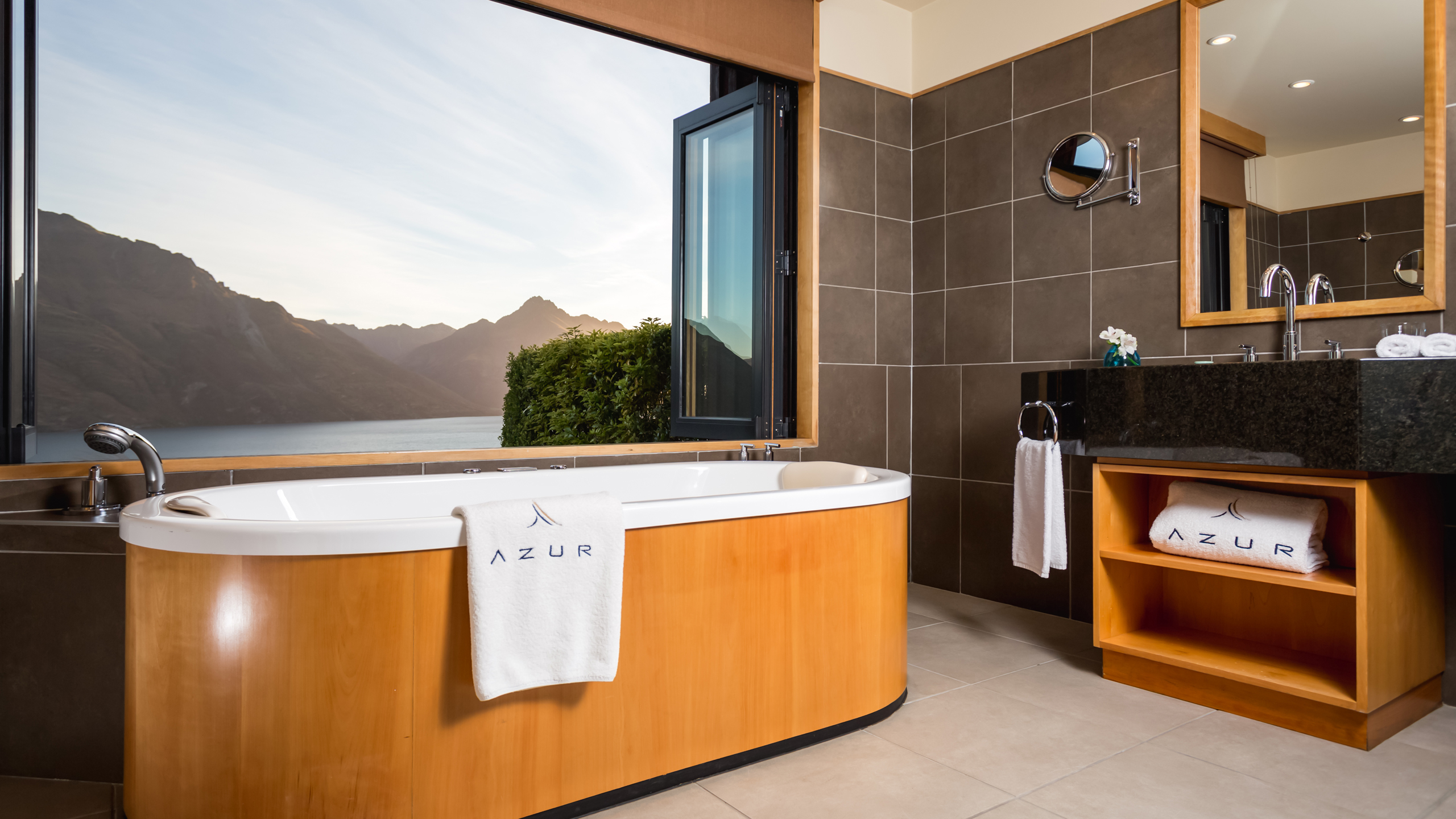Azur Lodge