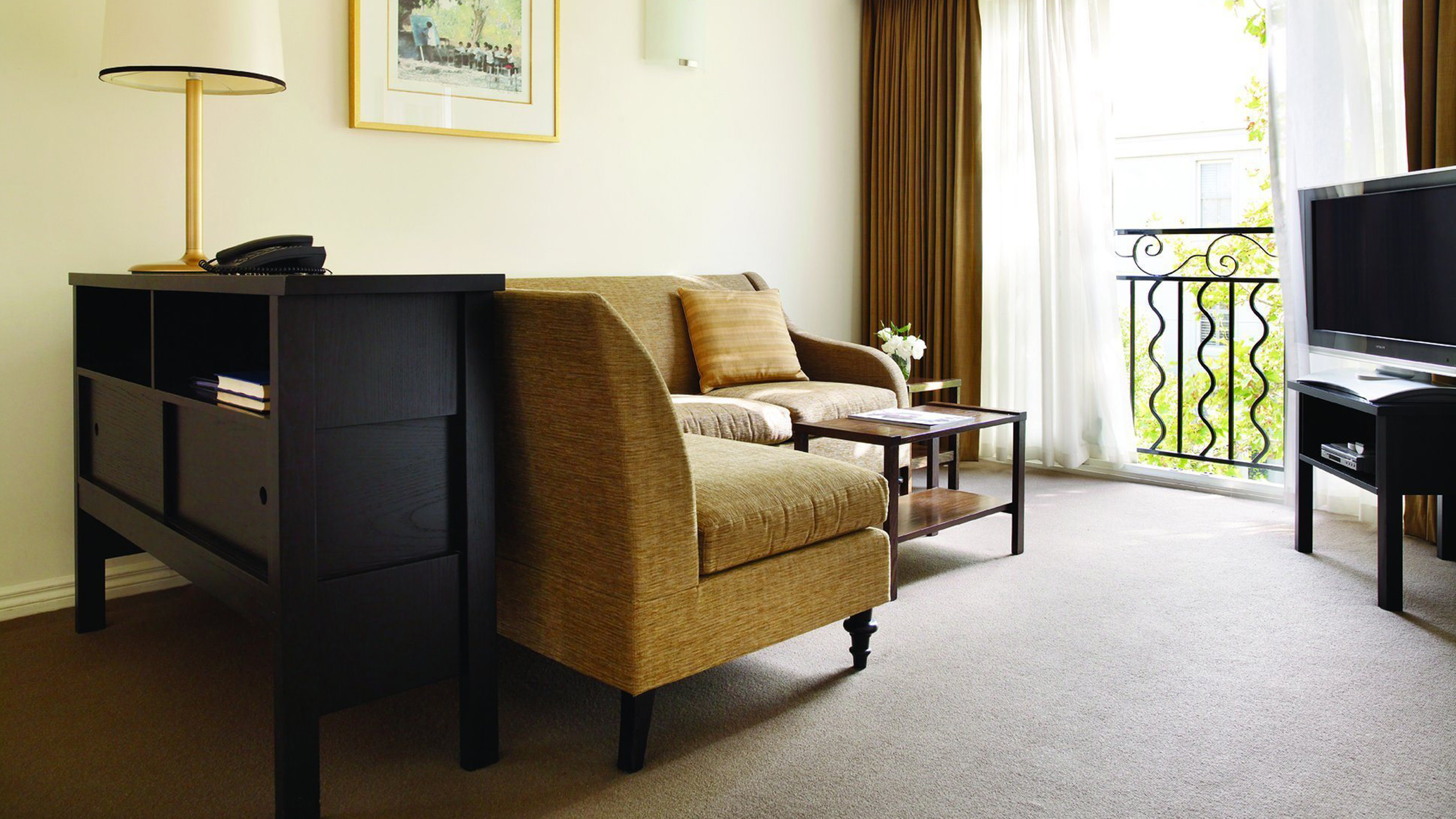Lyall Hotel
