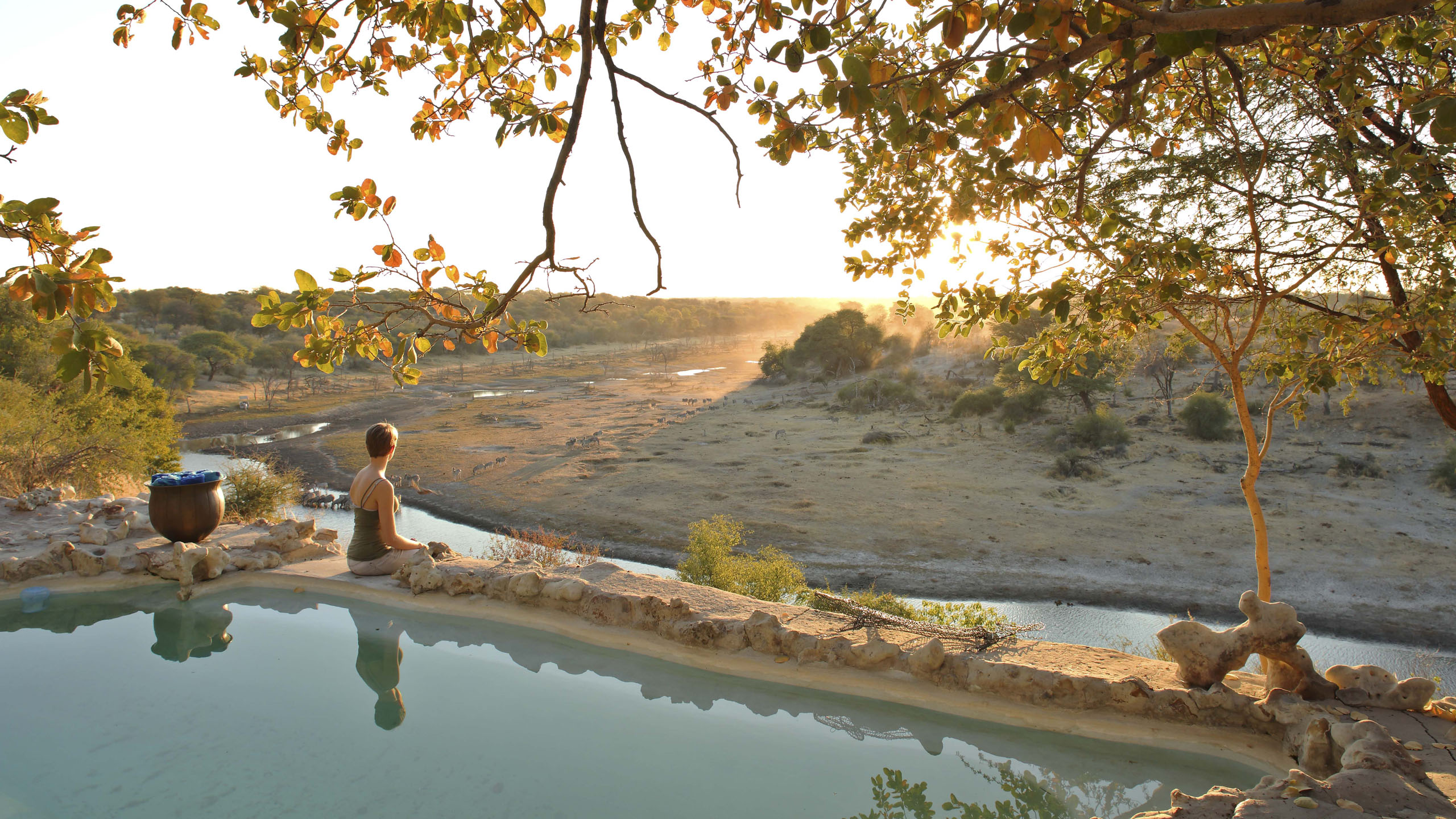Meno a Kwena Pool View Sunset, Makgadigadi Pans, Botswana