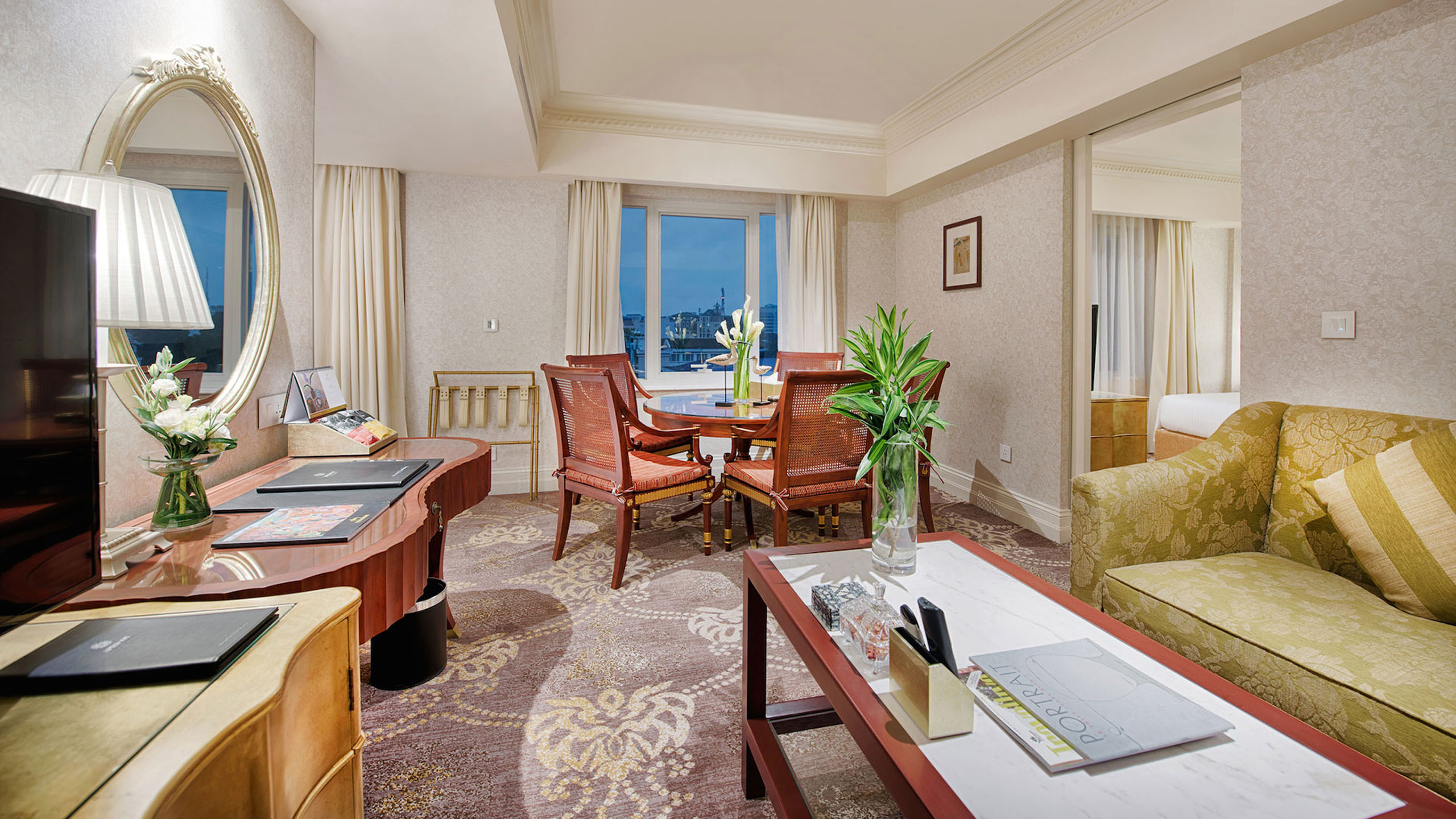 Apricot Hotel
