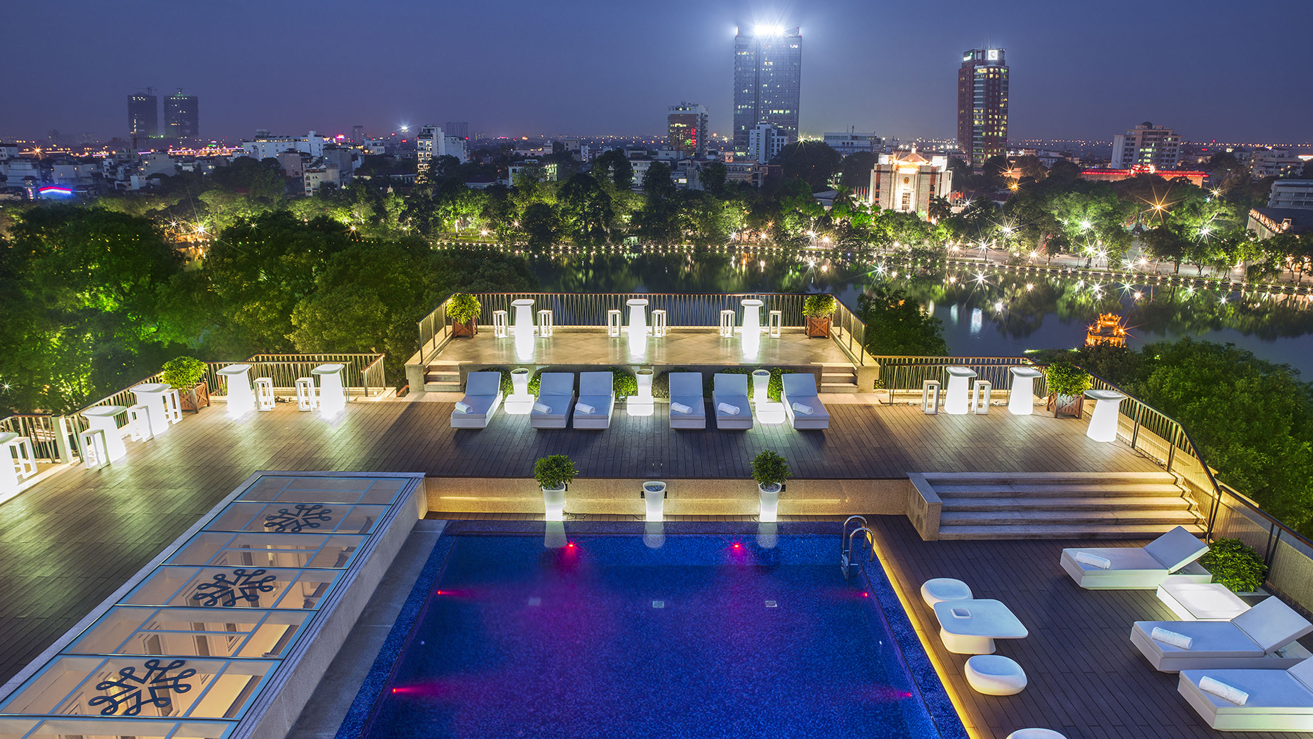 Apricot Hotel