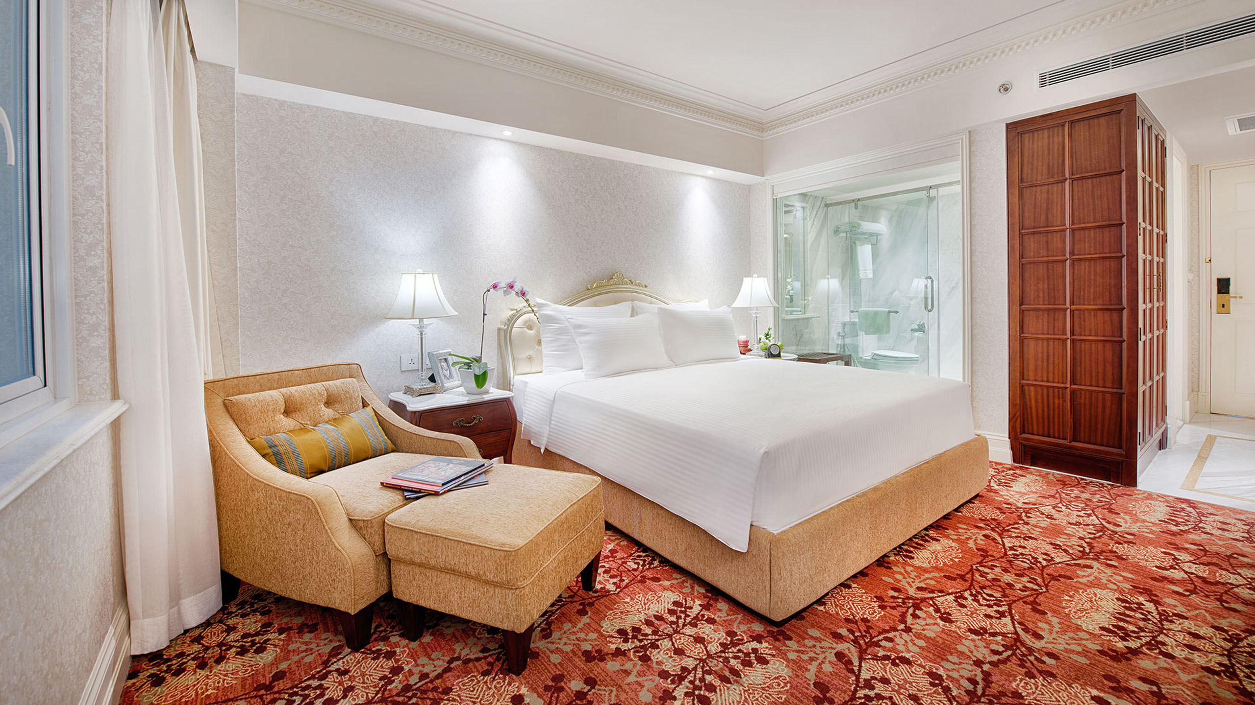 Apricot Hotel