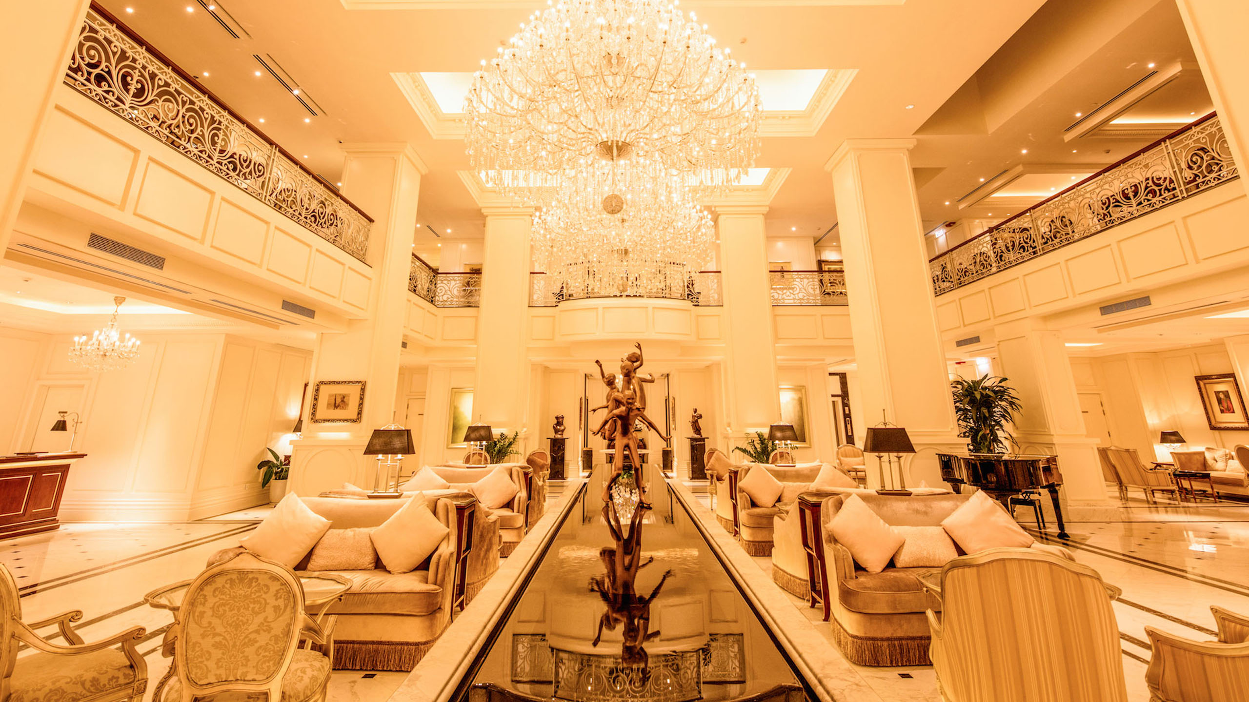 Apricot Hotel