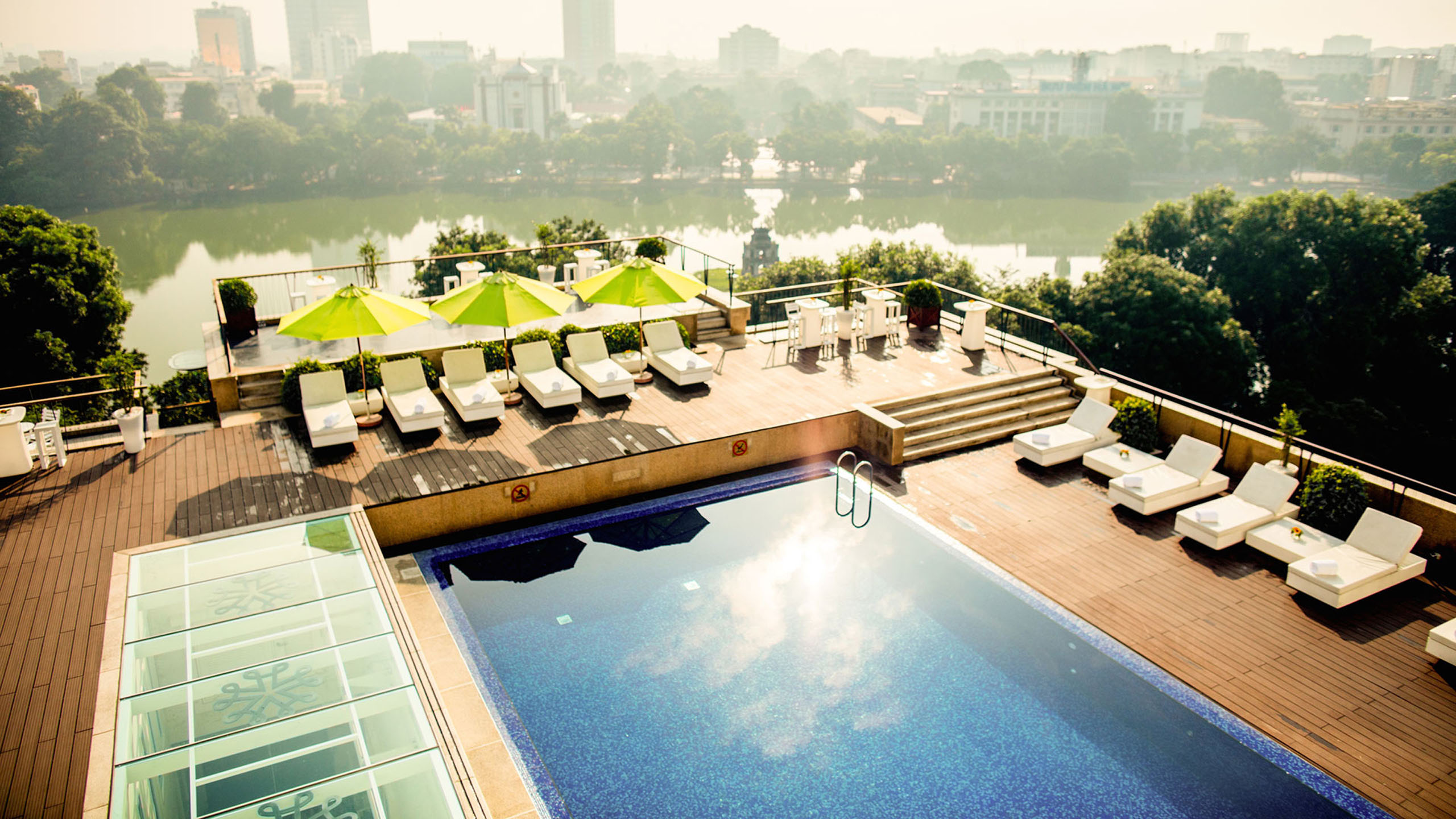 Apricot Hotel