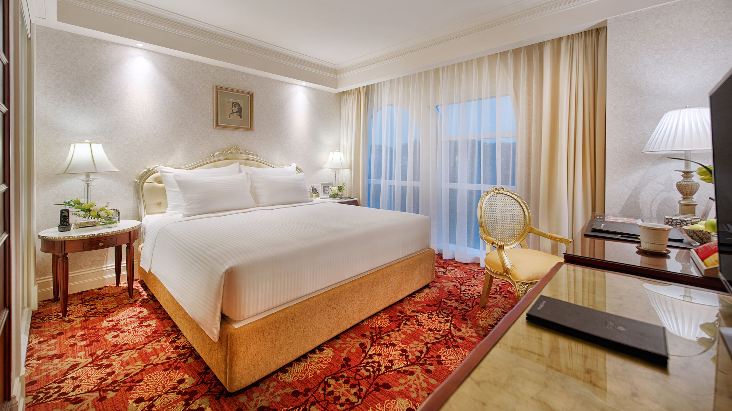 Apricot Hotel
