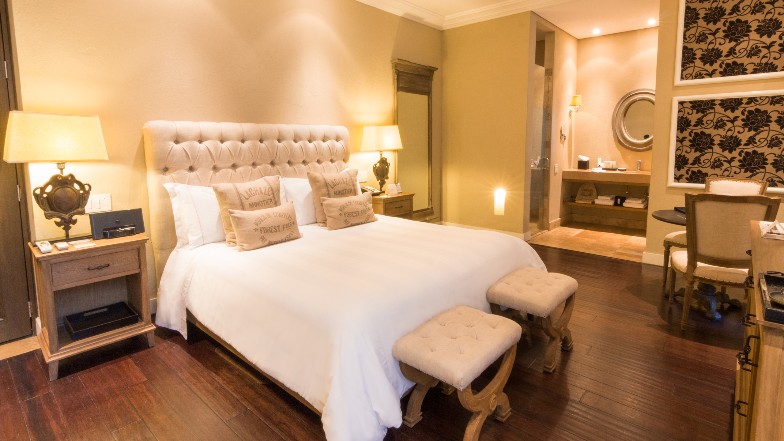Bastion Luxury Hotel
