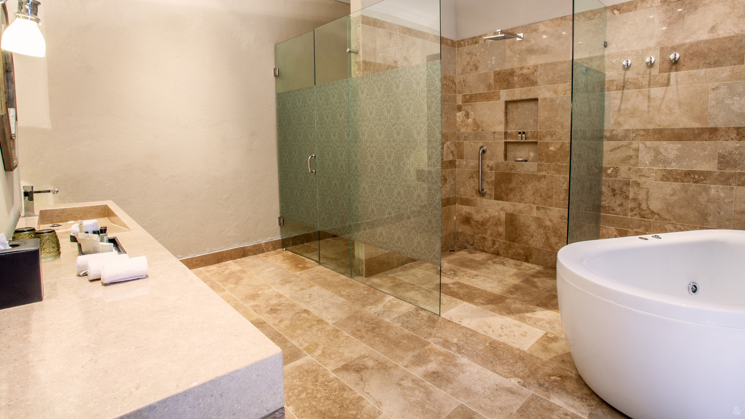 Bastion Luxury Hotel