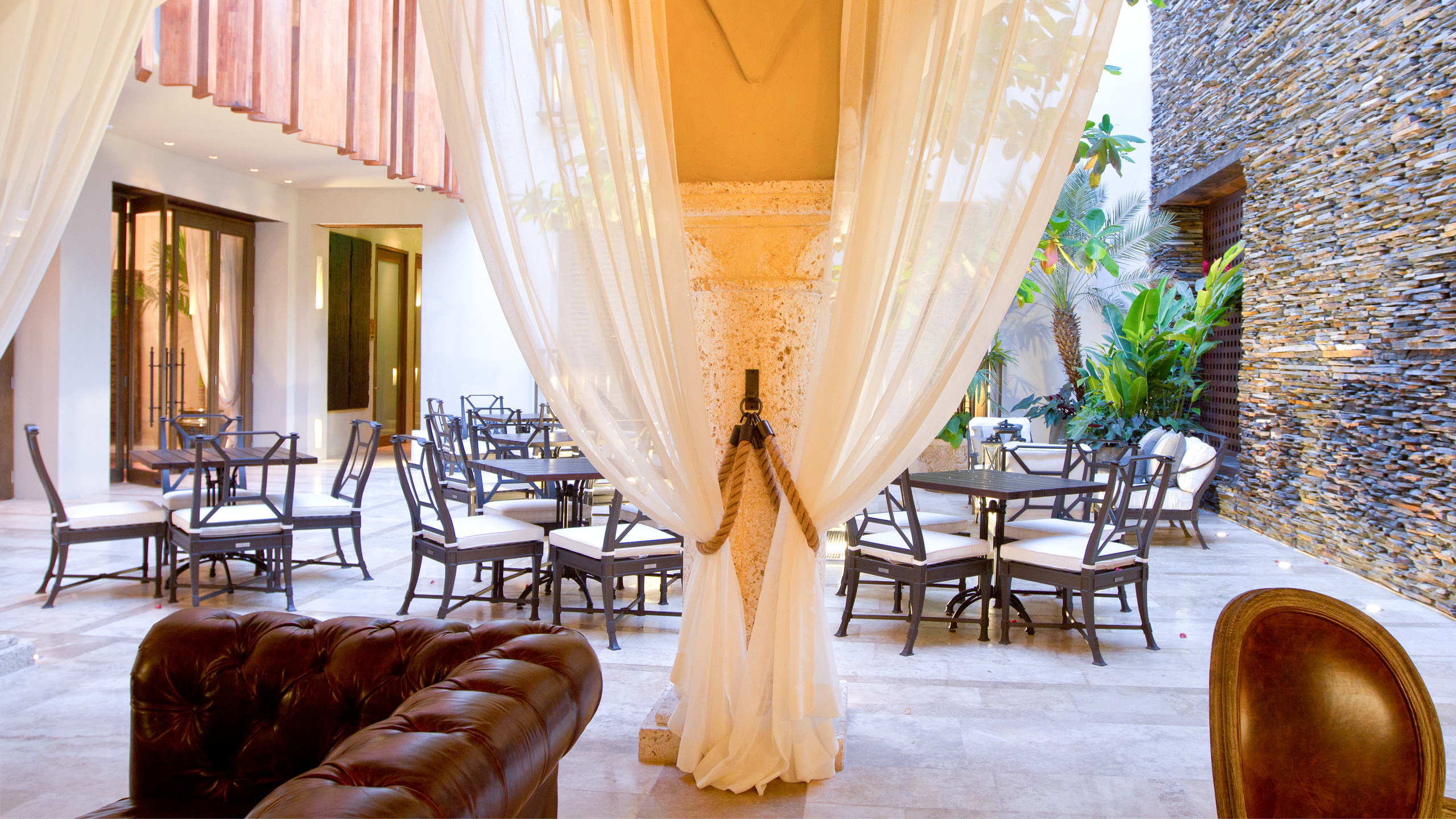 Bastion Luxury Hotel