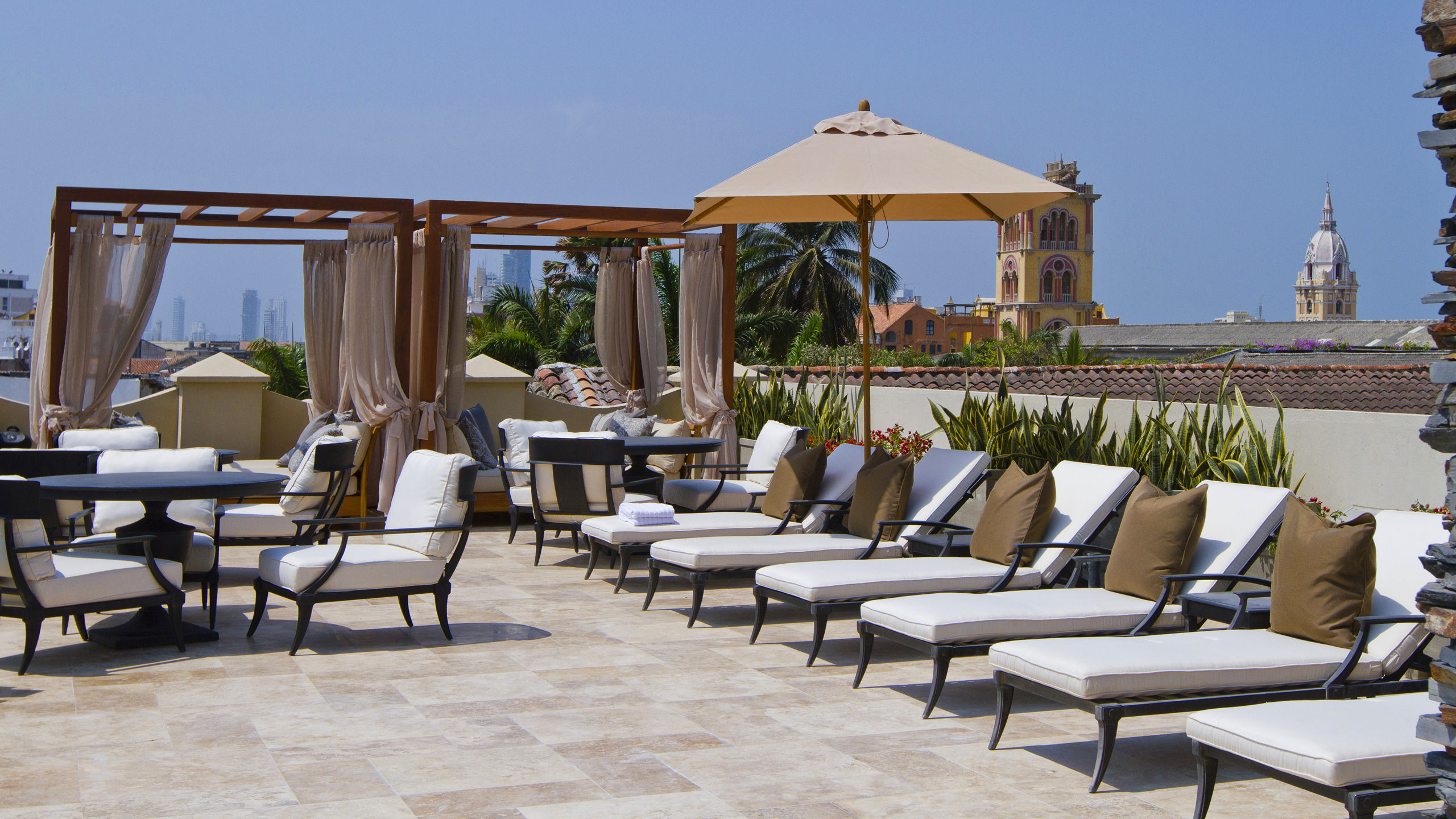 Bastion Luxury Hotel
