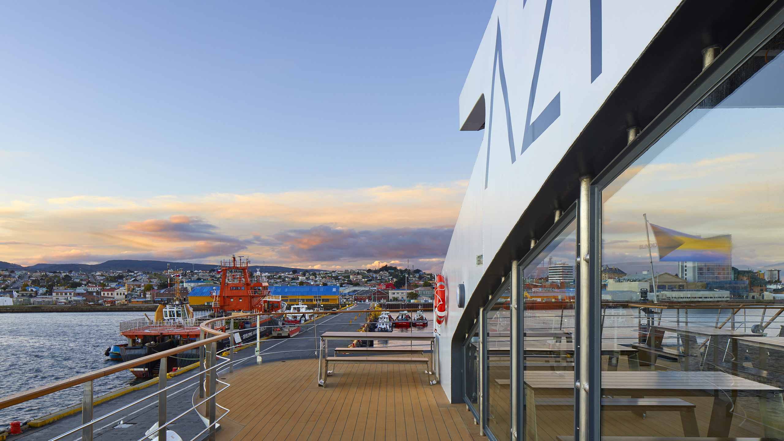 Antarctica21: Magellan Explorer