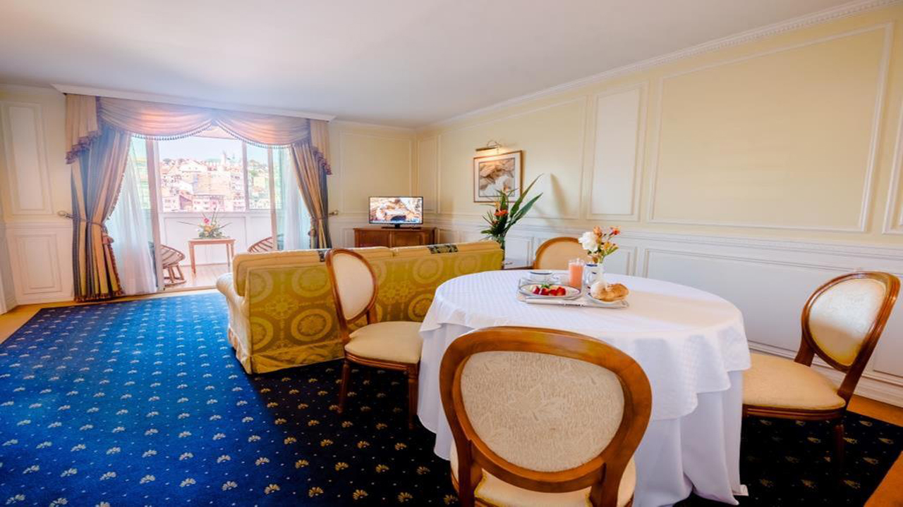 Colbert Hotel