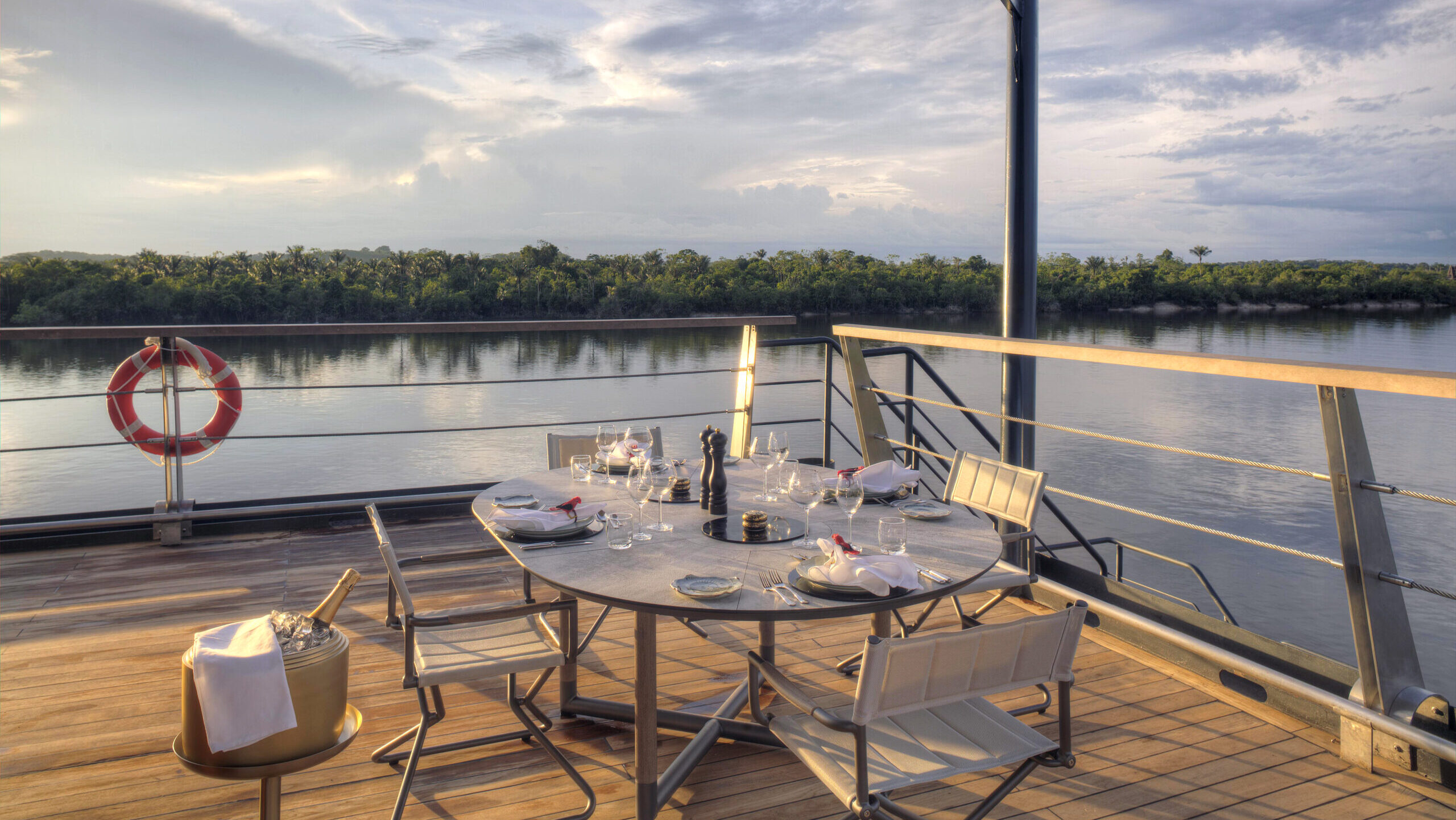 Aqua Nera riverboat cruise on the Peruvian Amazon