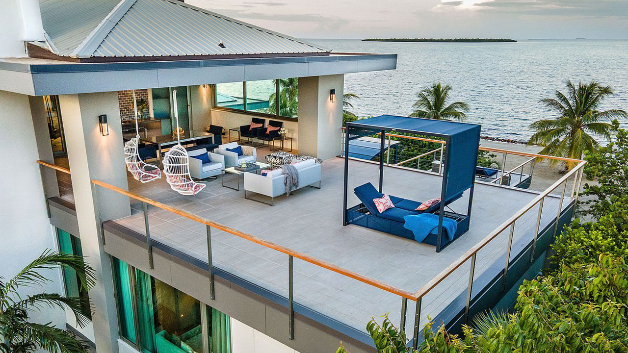 Naia Solvei Beach House