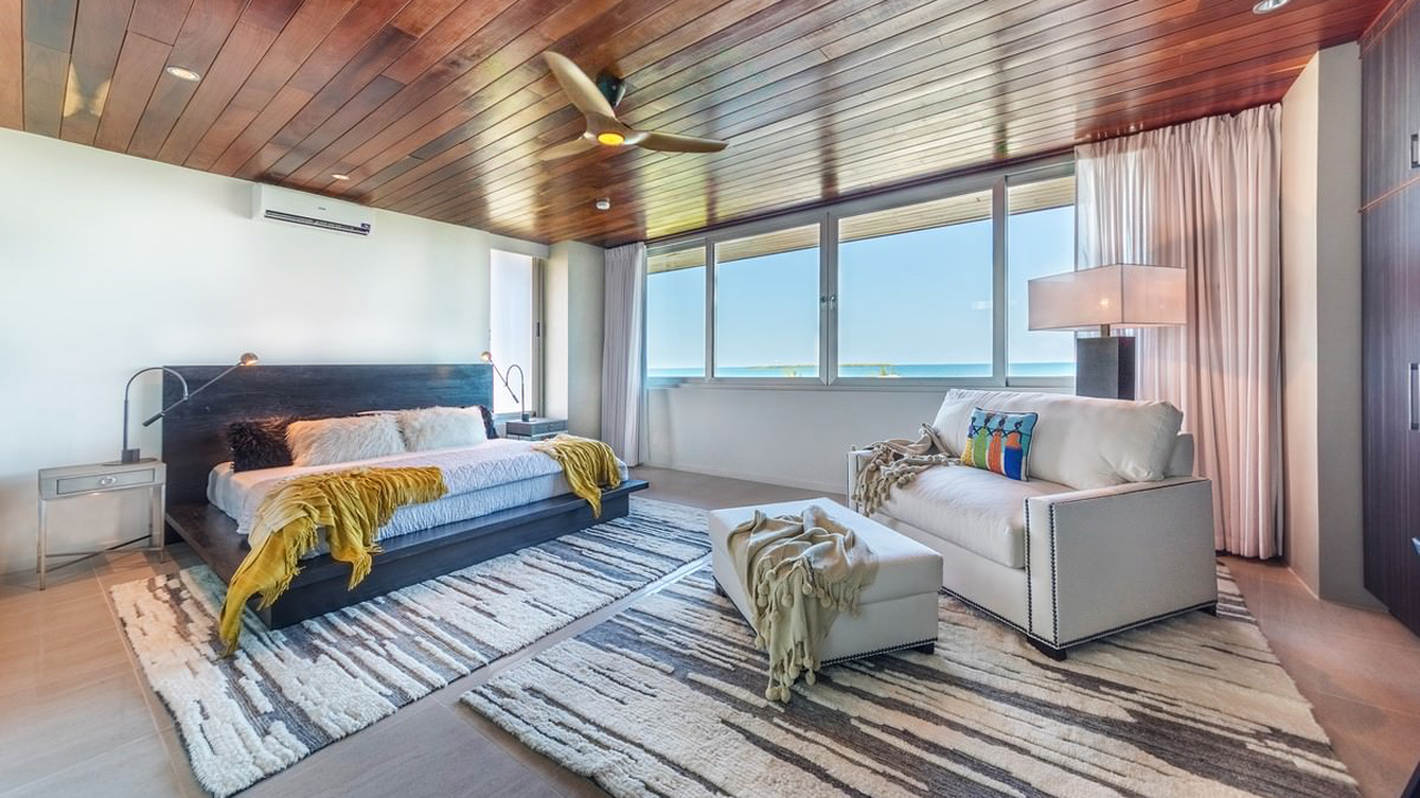 Naia Solvei Beach House