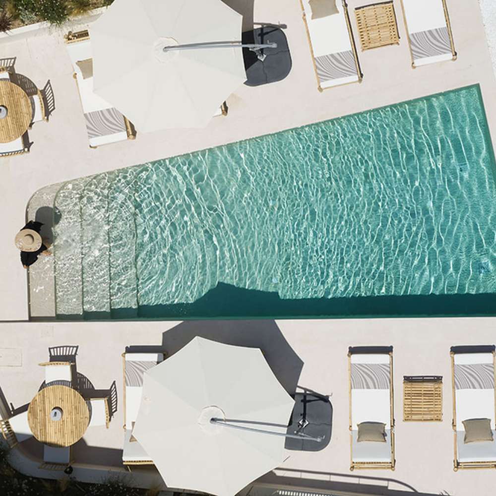 White Pebble Suites