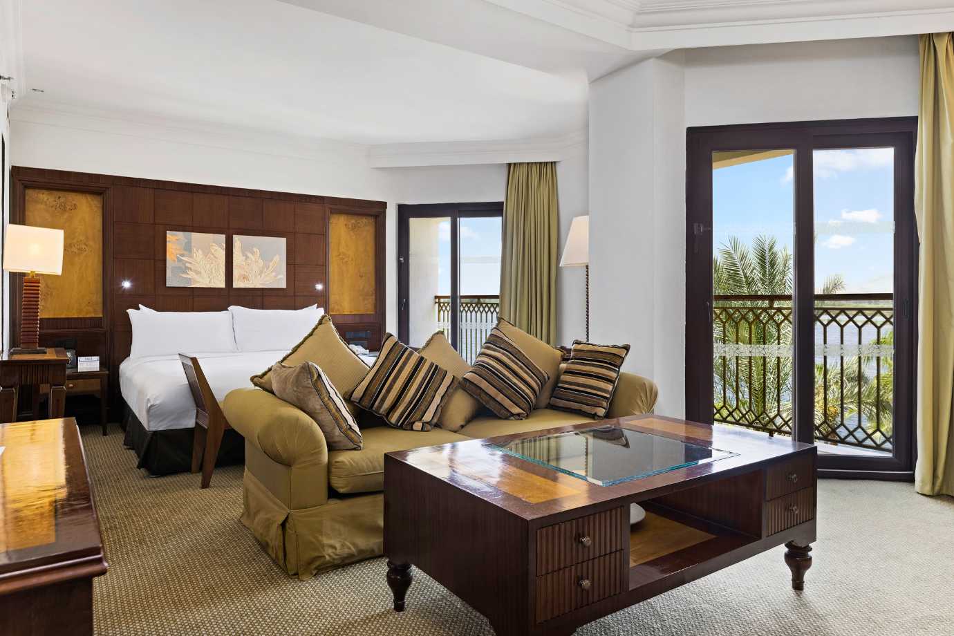 Hilton Luxor Resort & Spa