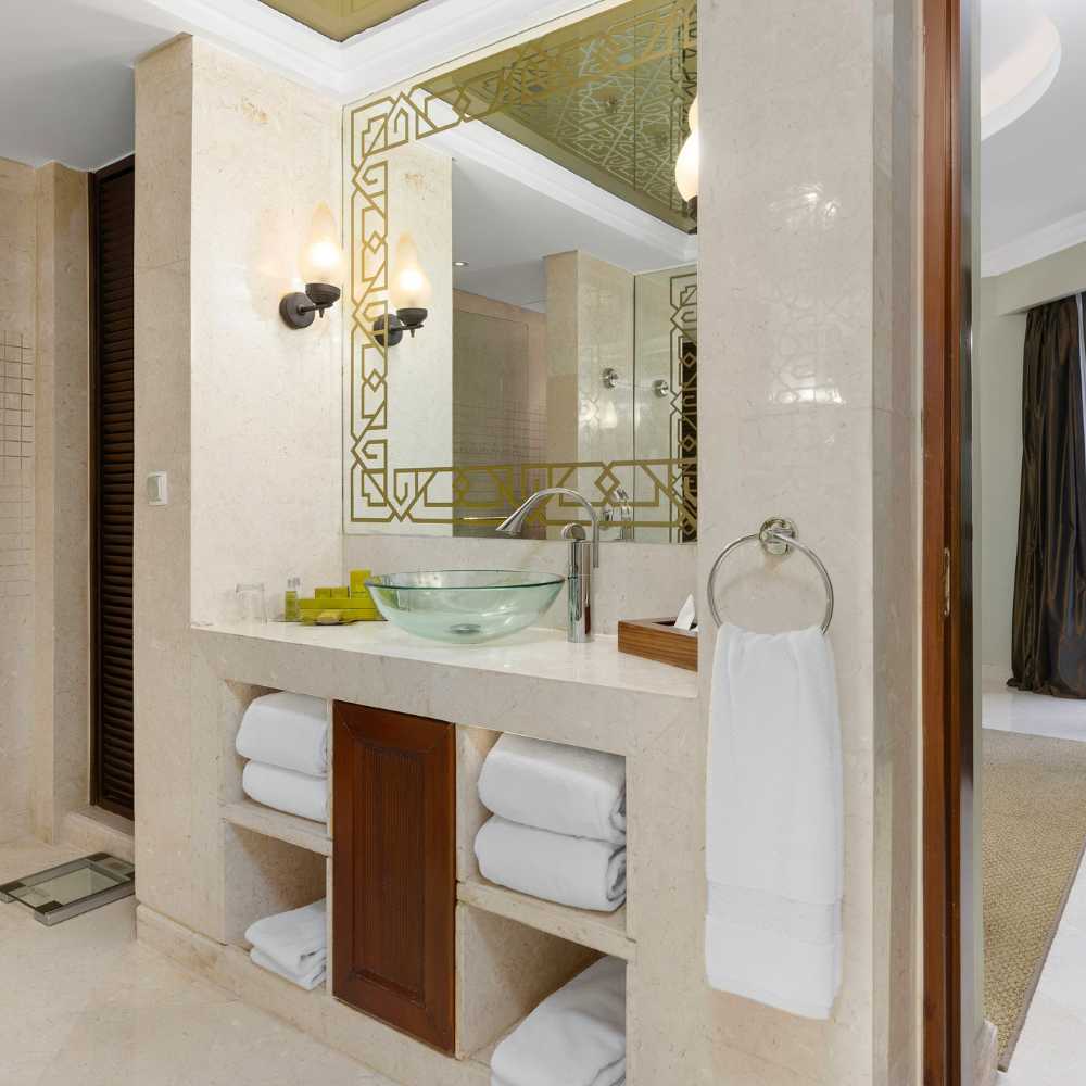 Hilton Luxor Resort & Spa