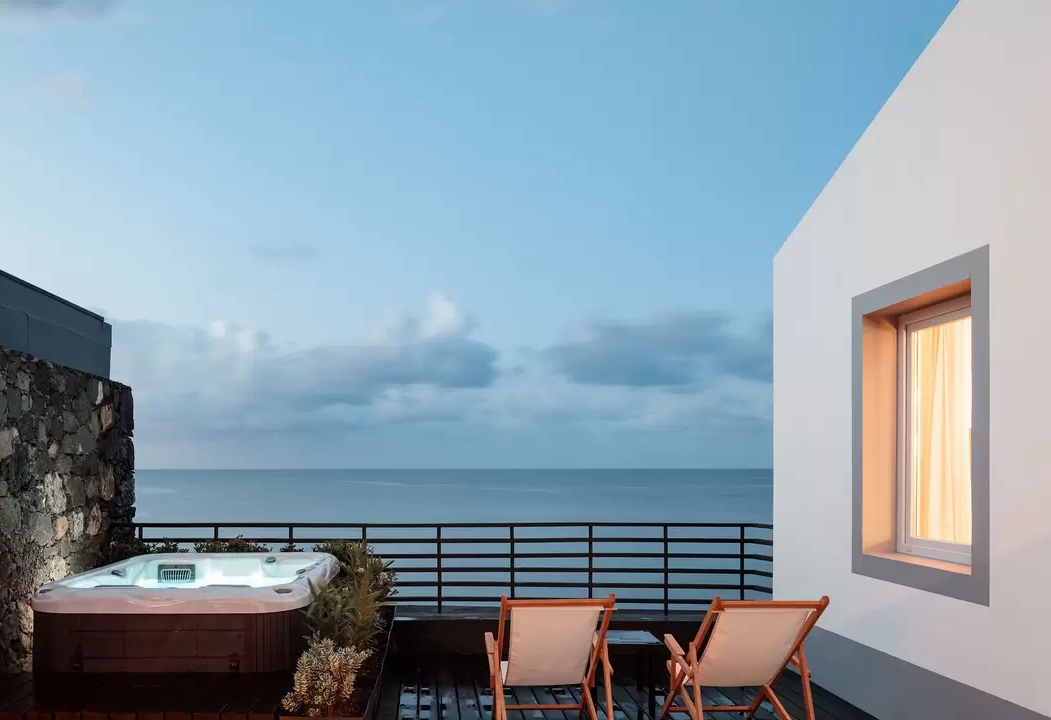 White Exclusive Villas and Suites
