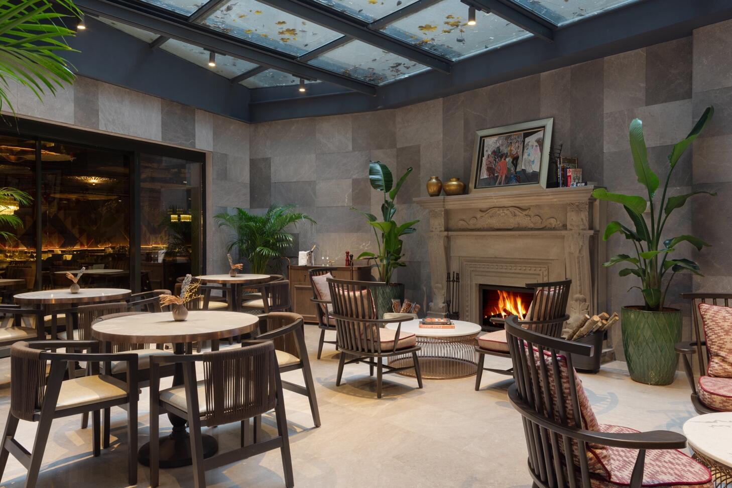 Burdock Hotel