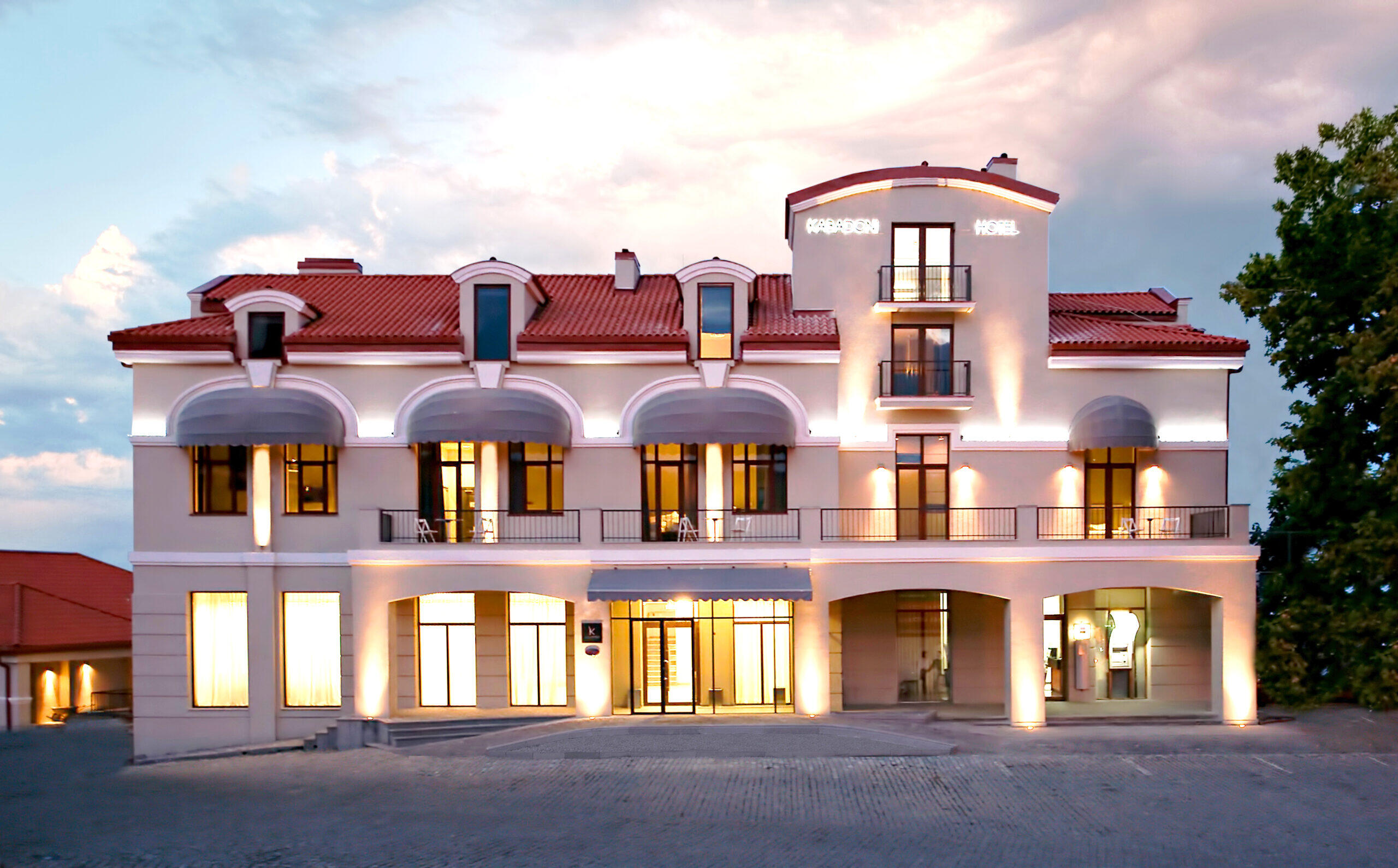 Kabadoni Hotel