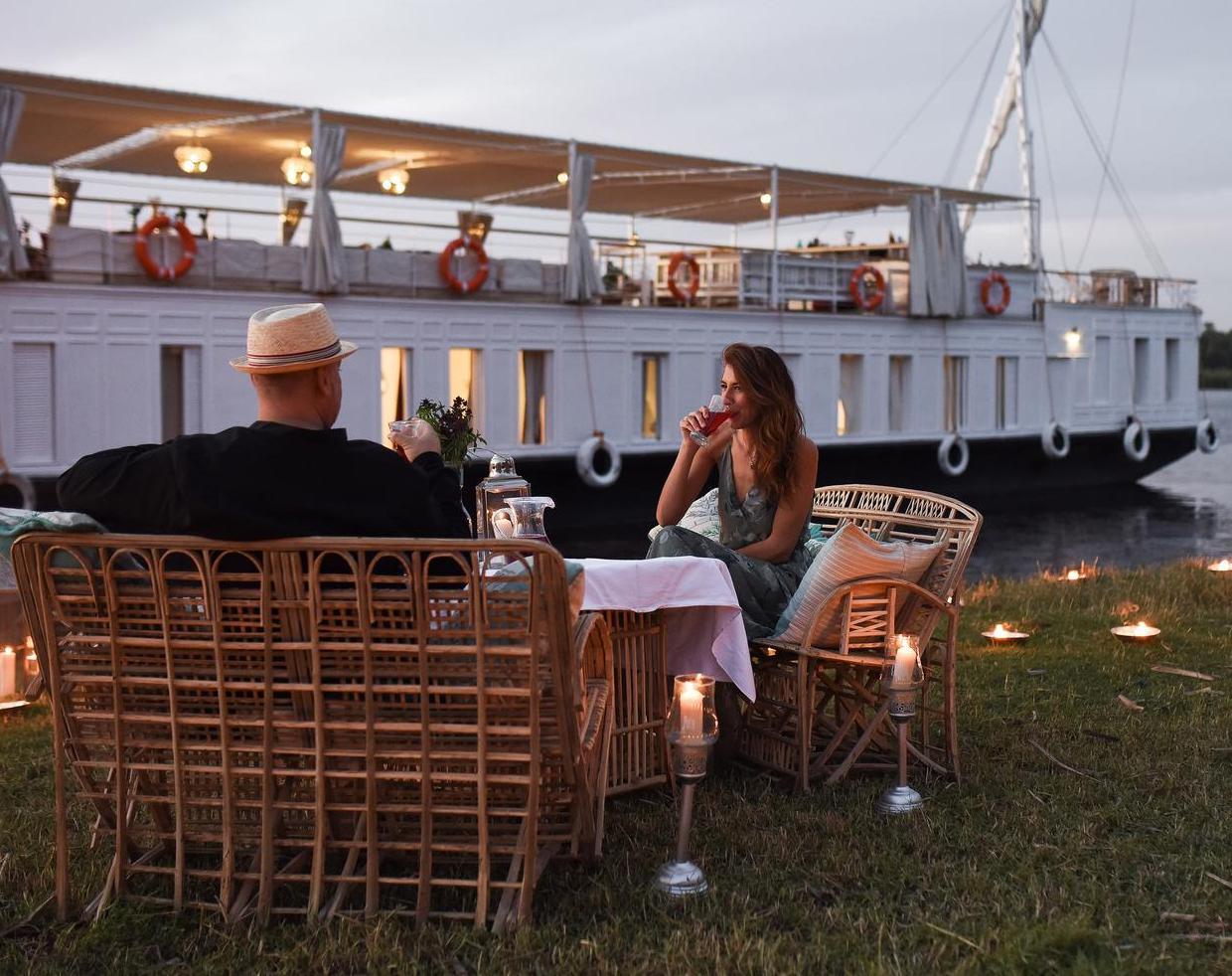 Dining on a Nile island.