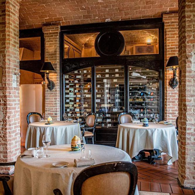 The dining area at L’Andana Tenuta La Badiola.