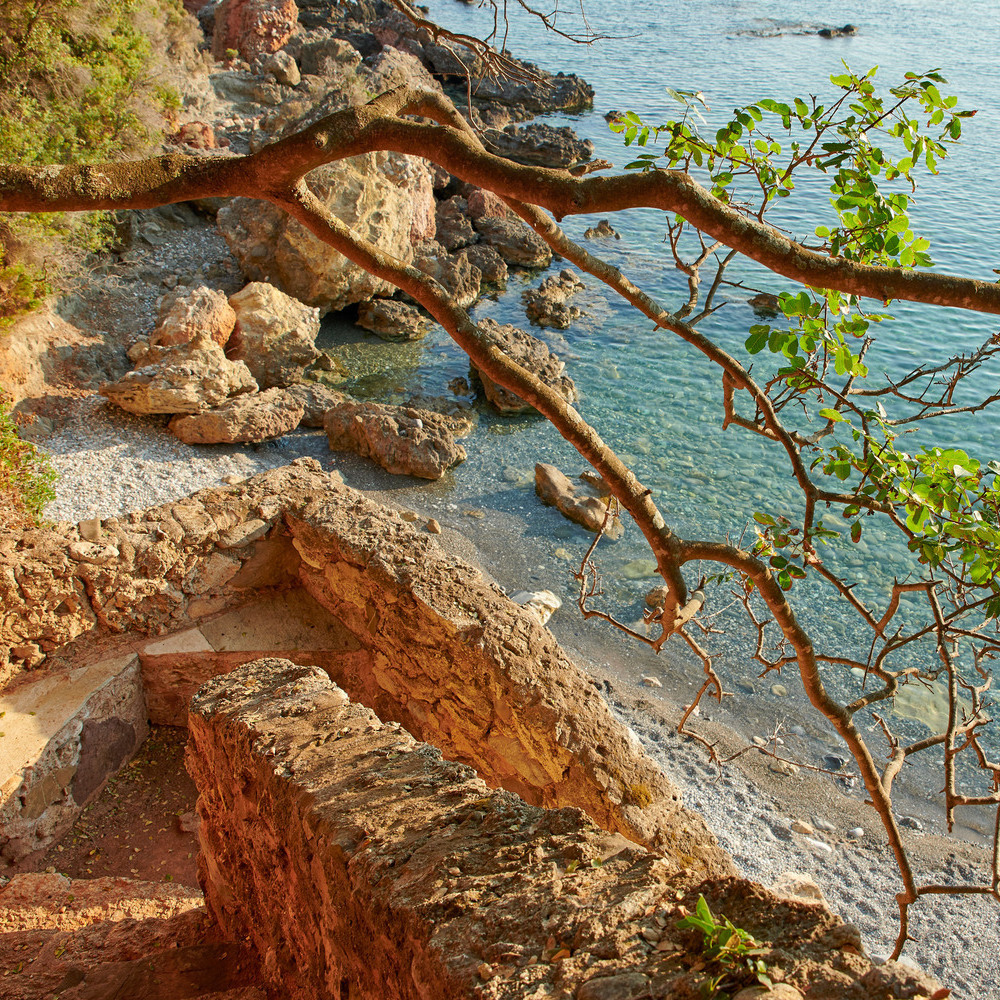 Patrick & Joan Leigh Fermor House a path that takes you to the beach