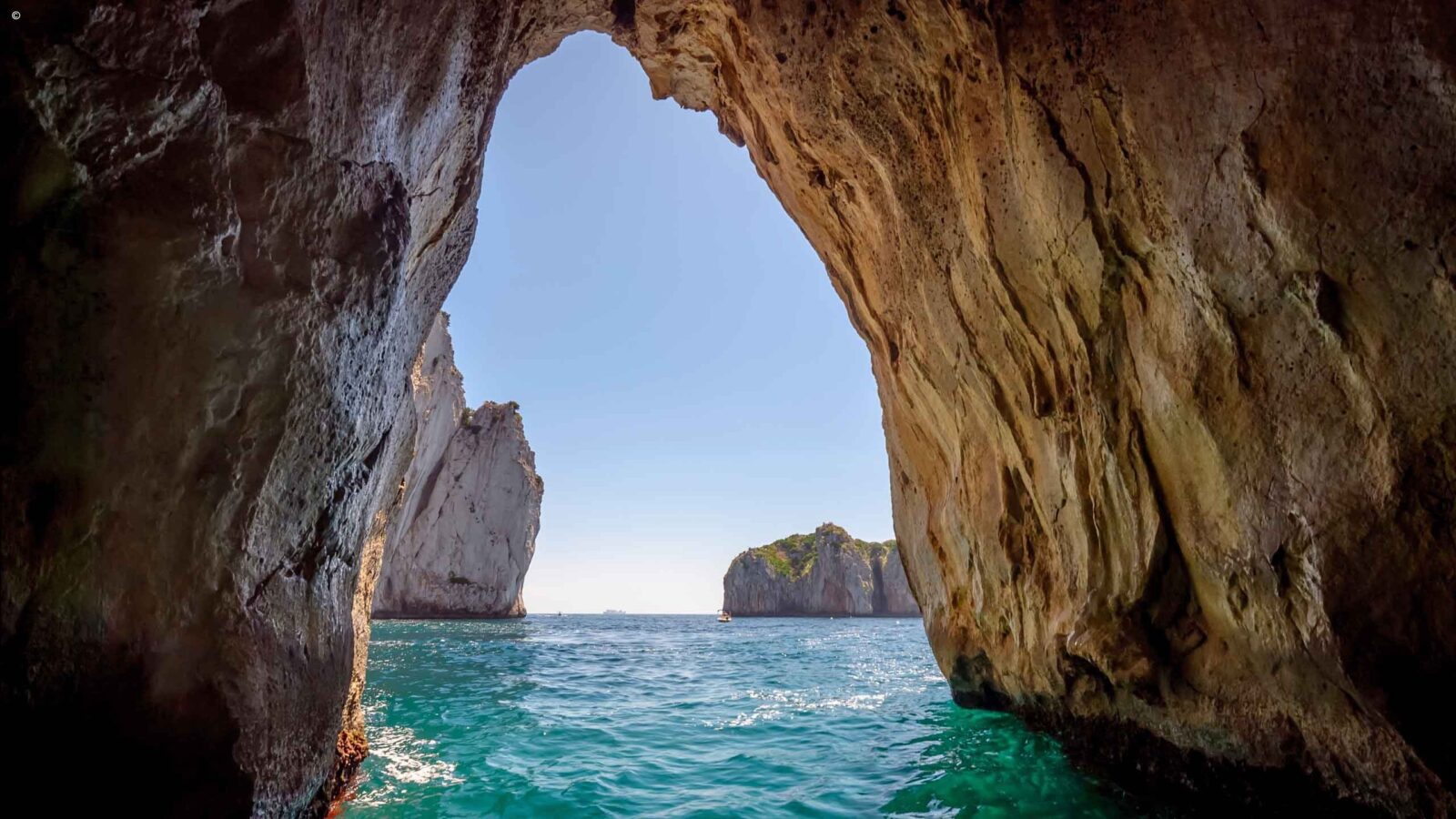 blue-grotto-capri-italy
