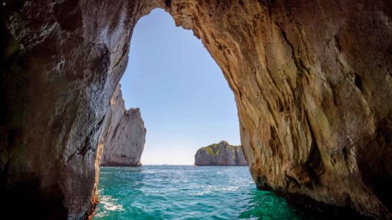 blue-grotto-capri-italy