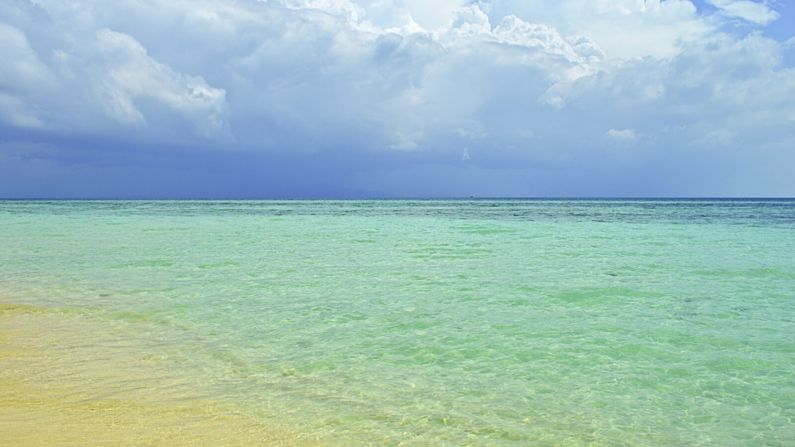 phi-phi-clear-water