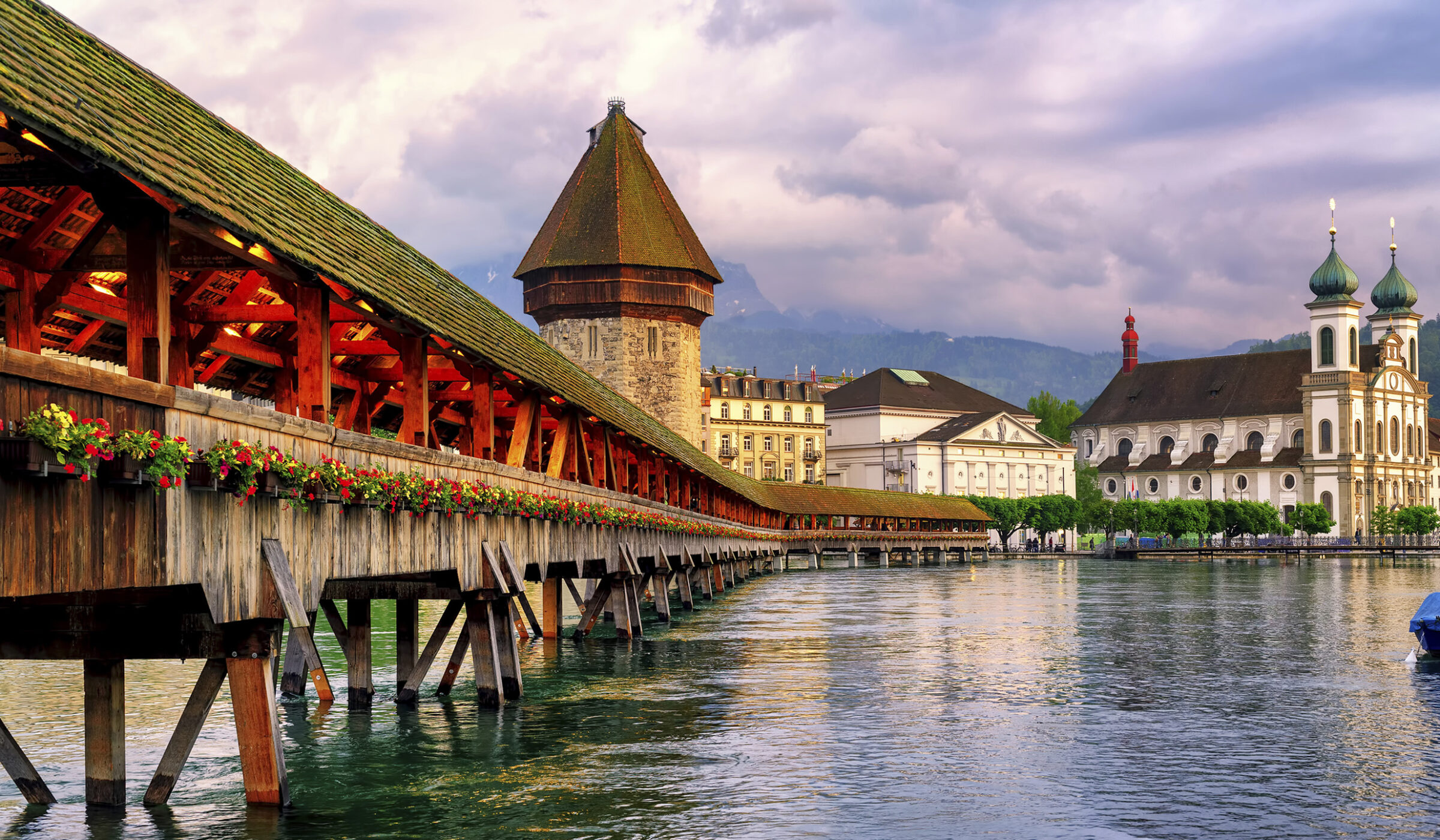lake-lucerne-chapel-bridge