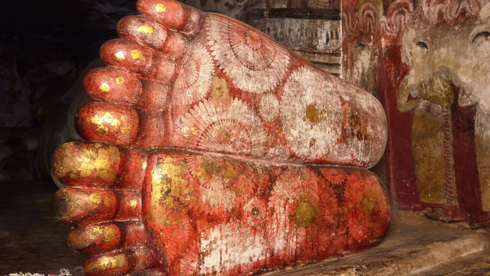 buddah-feet-dambulla-temples