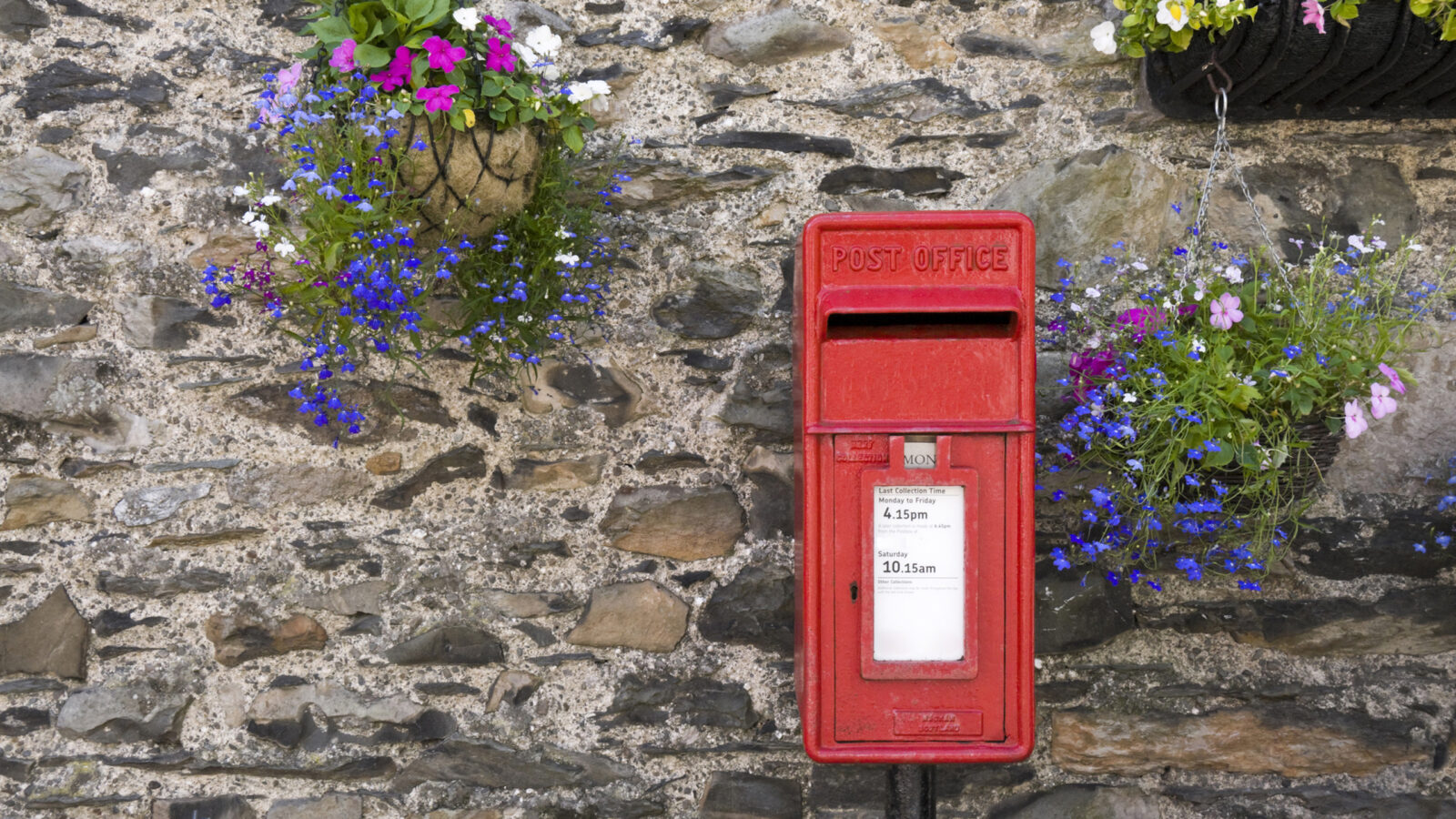 english-village-post-box
