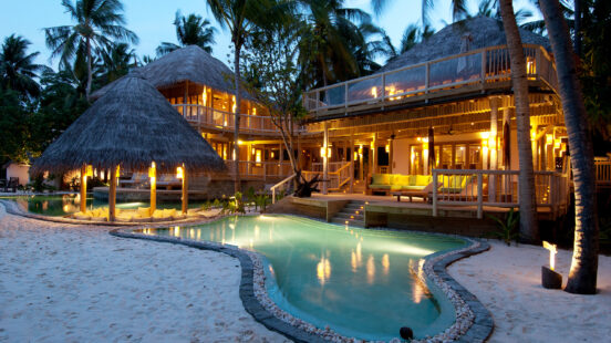 soneva-fushi-villa-night